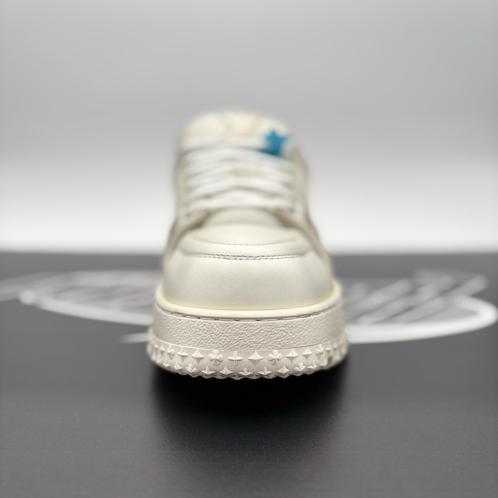 Size 8 LV (9-9.5 US) - Louis Vuitton Maxi Trainer ' White ' | GREAT CONDITION!