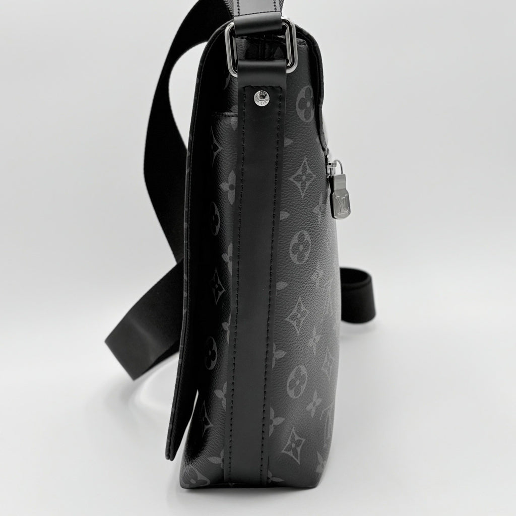 Louis Vuitton District Monogram Eclipse Messenger Bag ' Black ' | SUPER CLEAN!