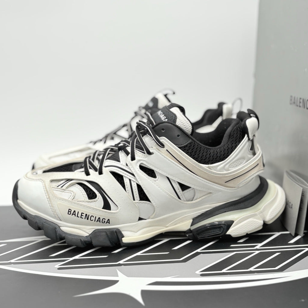 Size 42 (9 US) - Balenciaga Track Sneaker ' White Black ' | SUPER CLEAN!