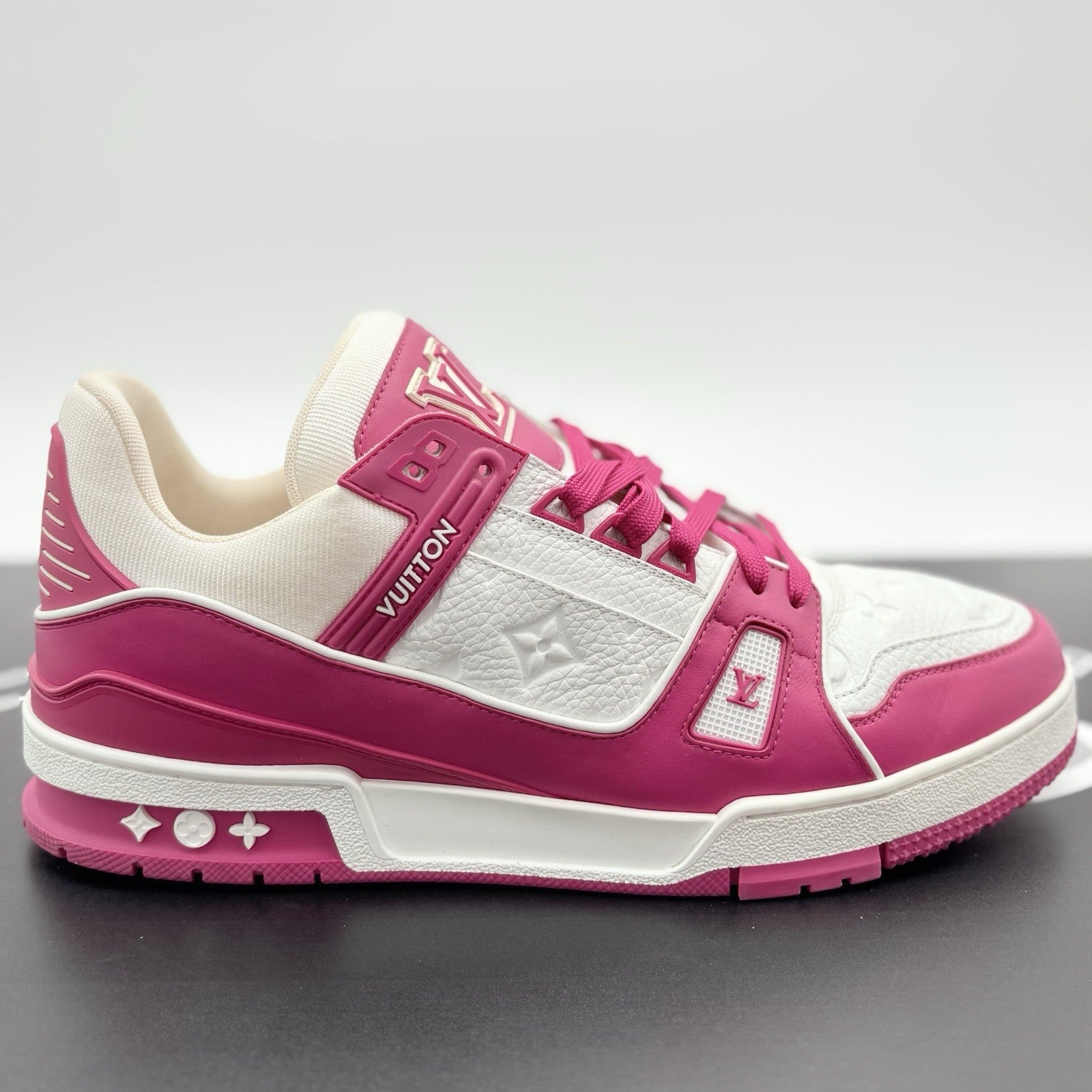Size 10 LV (11-11.5 US) - Louis Vuitton Trainer ' White Pink ' | EXCELLENT COND!