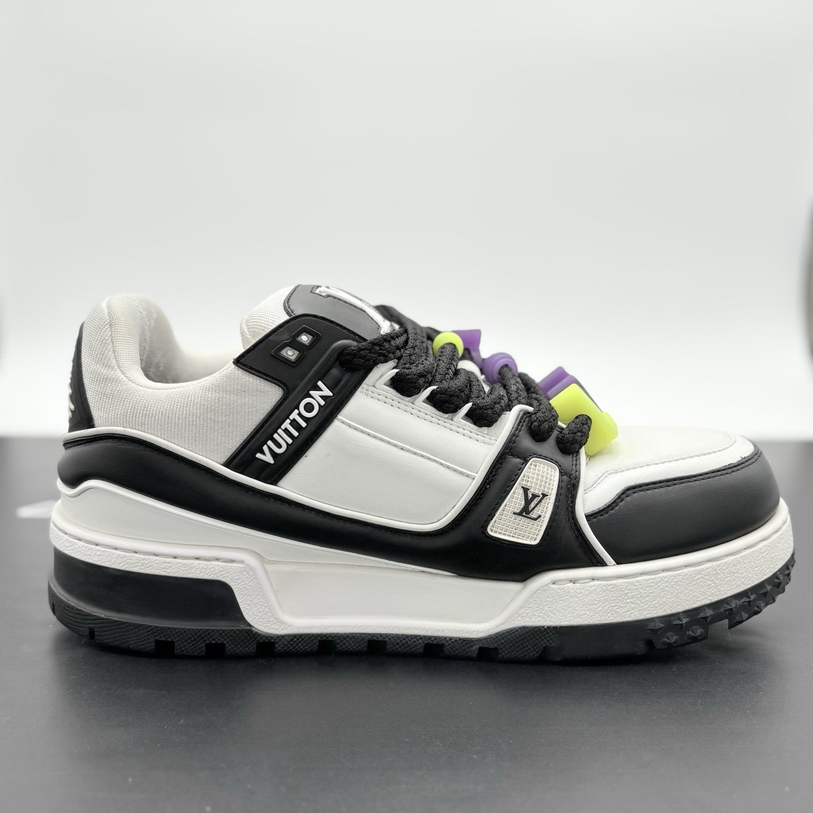 Size 10 LV (11-11.5 US) - Louis Vuitton Maxi ' Black White ' | GREAT CONDITION!