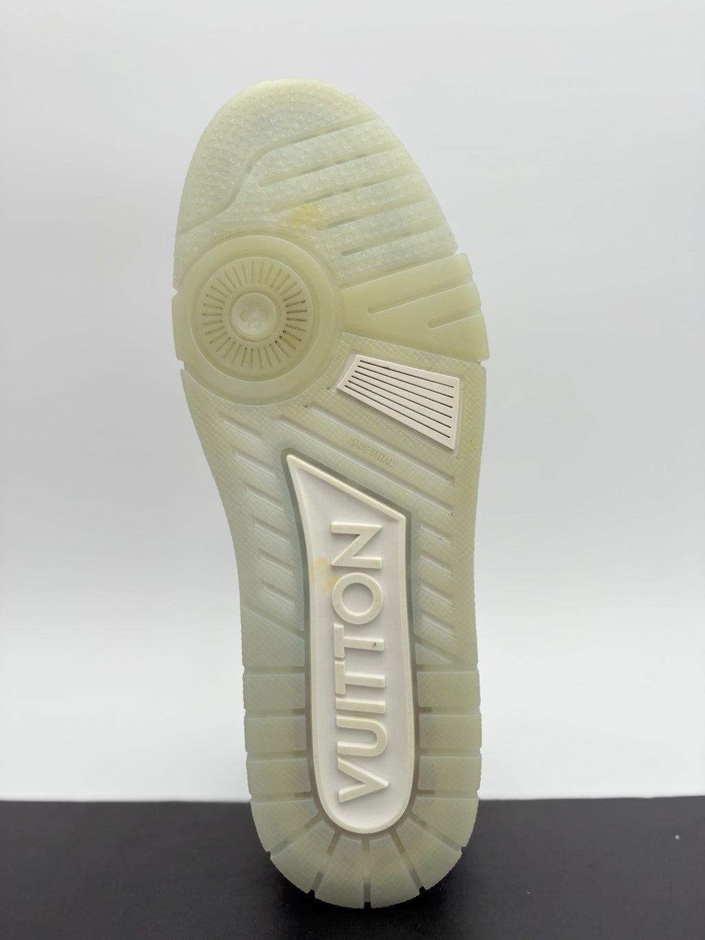 Size 8 LV (US 9-9.5) Louis Vuitton Trainer ' Black ' | SUPER CLEAN!
