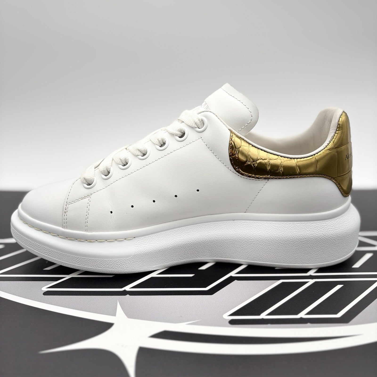 Size 41.5 (8.5 US) Alexander McQueen Oversized ' Gold Crocodile ' | GREAT COND!