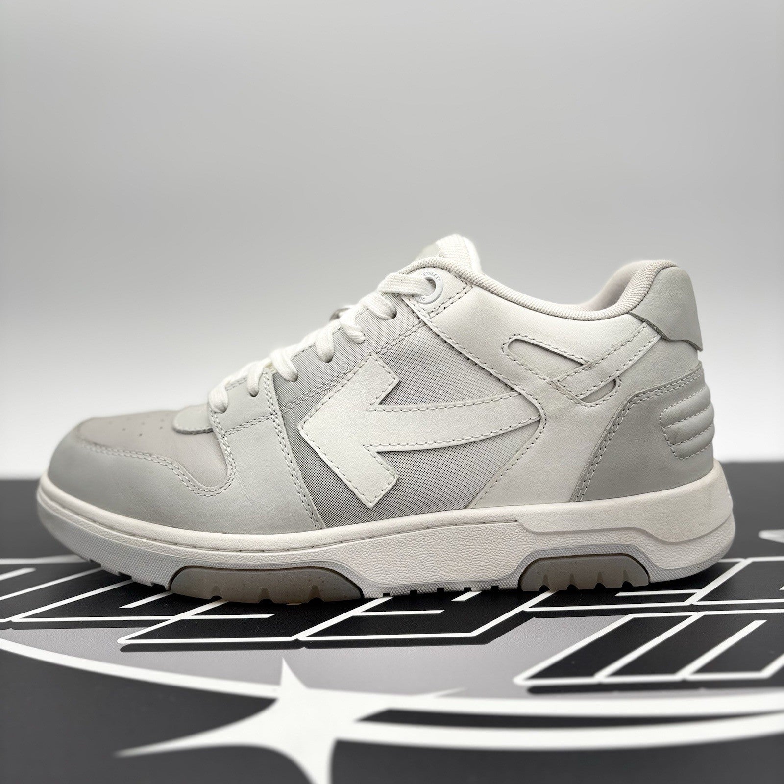 Size 43 (10 US) Off-White Out of Office ' Grey White ' | GREAT CONDITION!
