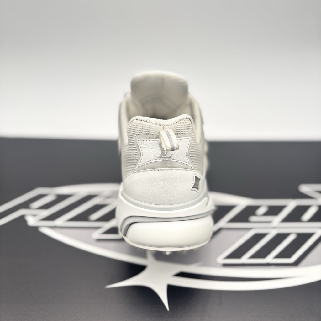 Size 7 LV (8-8.5 US) Louis Vuitton LV Runner Tactic ' White ' | GREAT!
