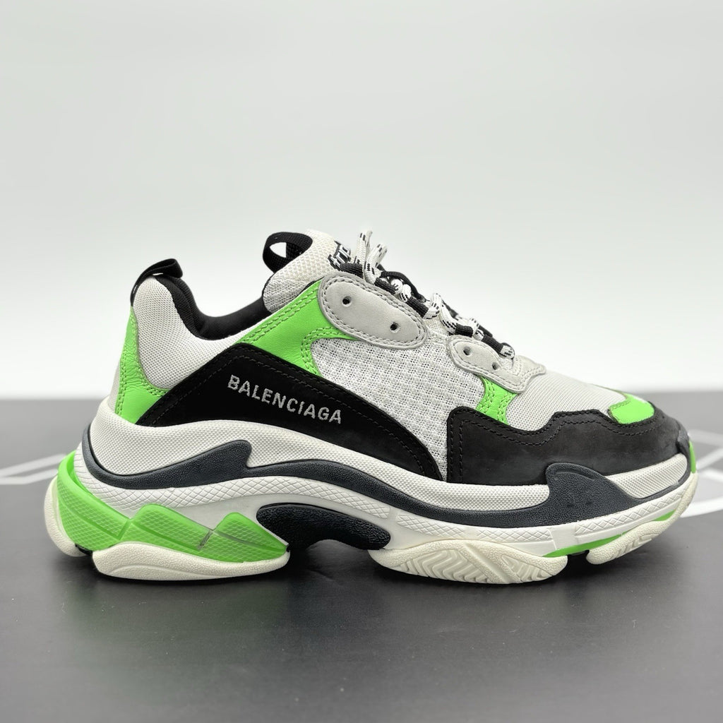 Size 40 - Balenciaga Triple S Sneaker ' Green Black ' | SUPER CLEAN!