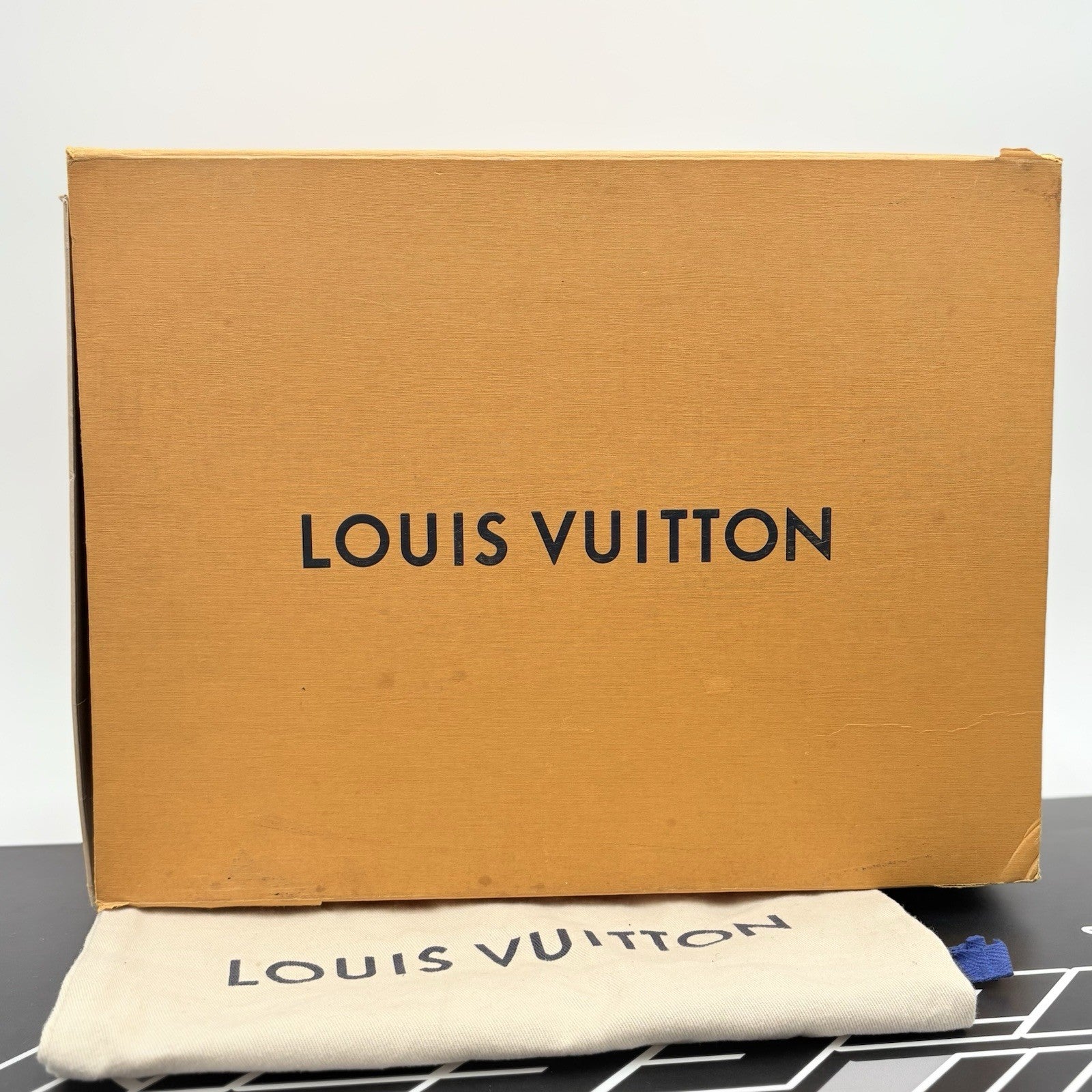 Size 10 LV (11-11.5 US) Louis Vuitton Trainer ' Black White ' | GREAT CONDITION!