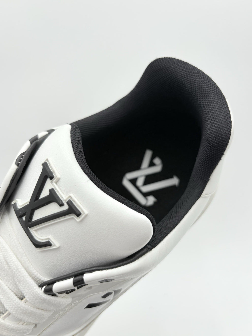 Size 10 LV (11-11.5 US) Louis Vuitton Trainer ' White Black Recycled ' | CLEAN!