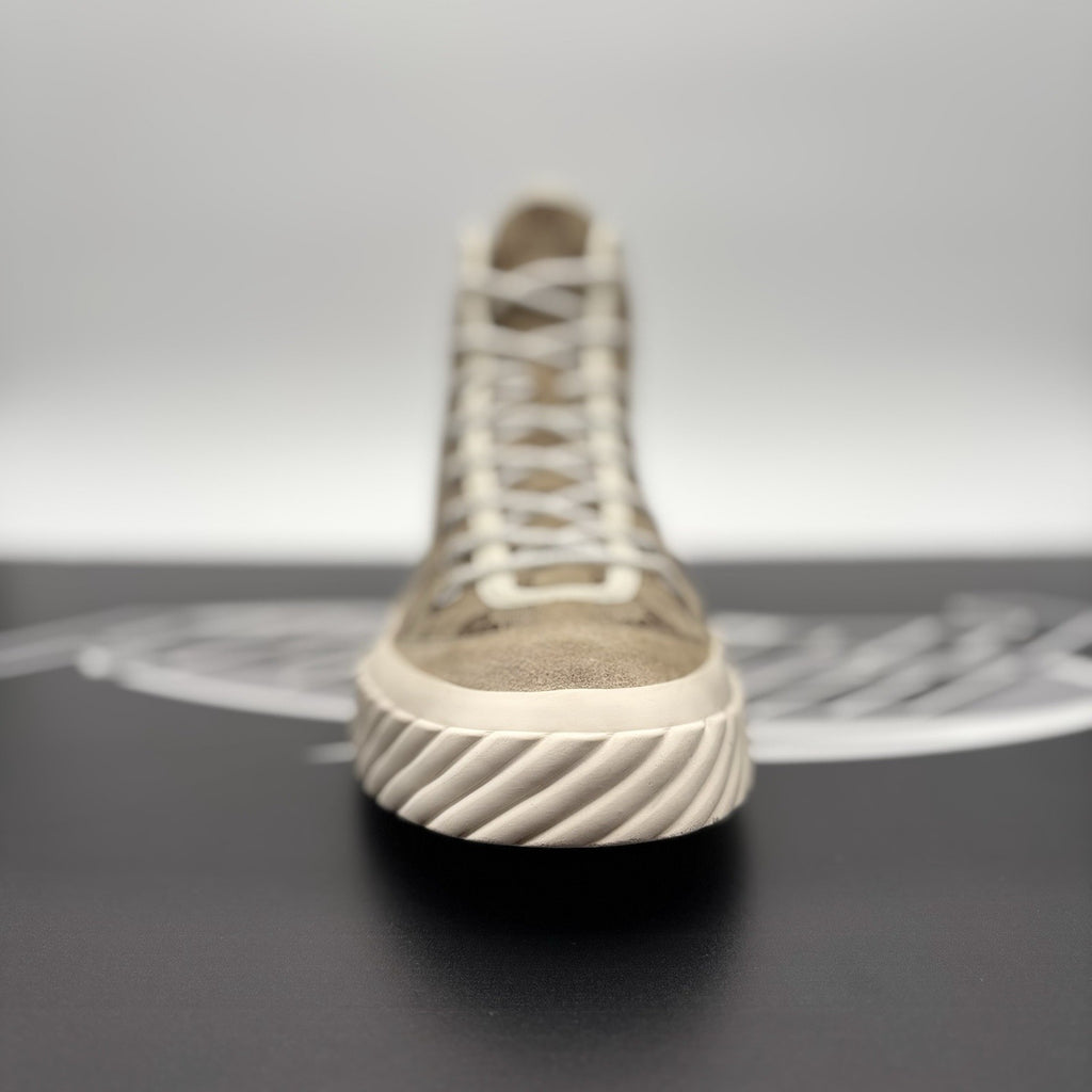 Size 10.5 G (11 US) - Gucci Monogram Jumbo GG High ‘ New Lace Tortuga ‘ | GREAT!