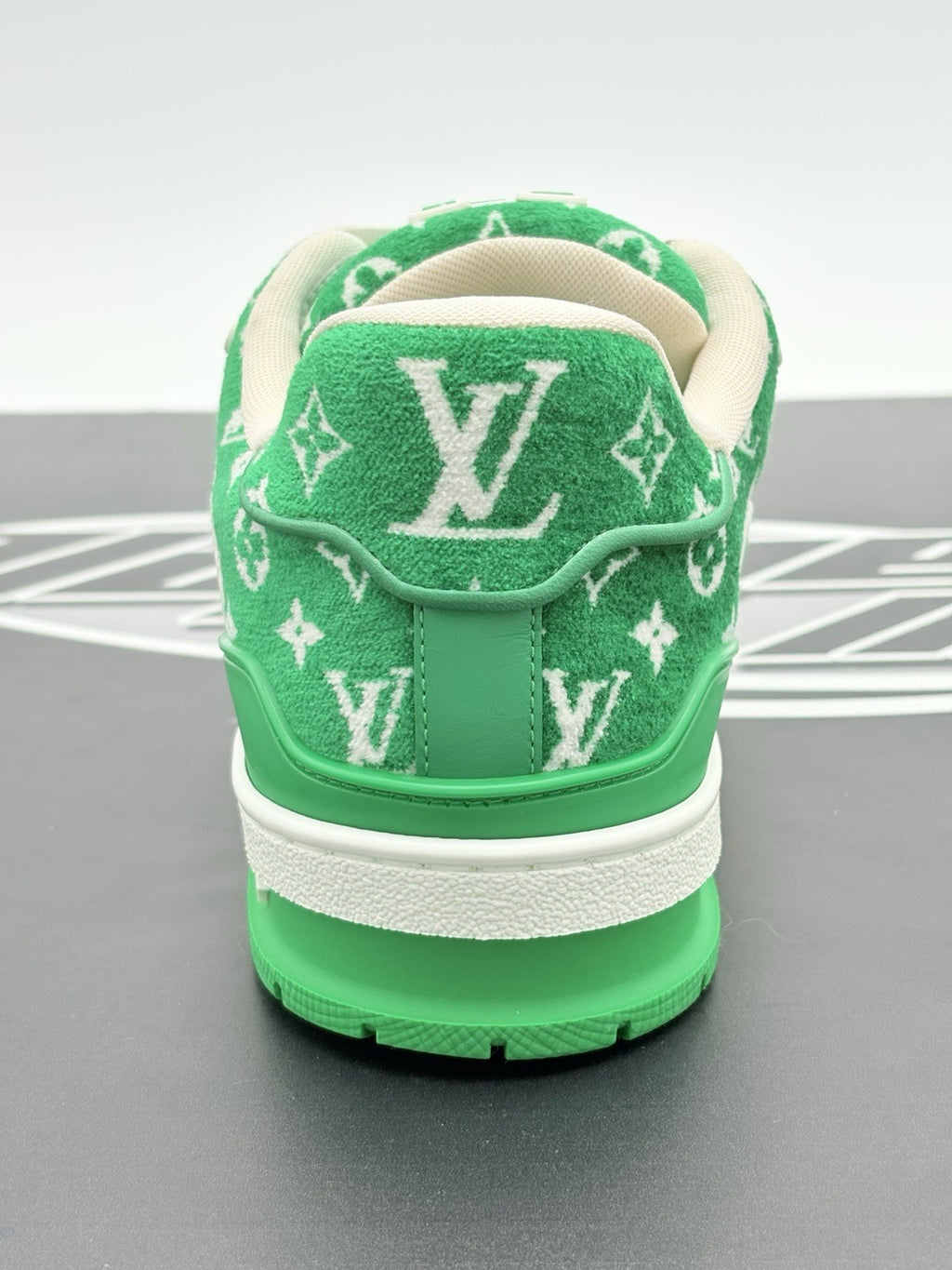 Size 8.5 LV (9.5-10 US) Louis Vuitton Trainer ' Green White Monogram ' | GREAT!