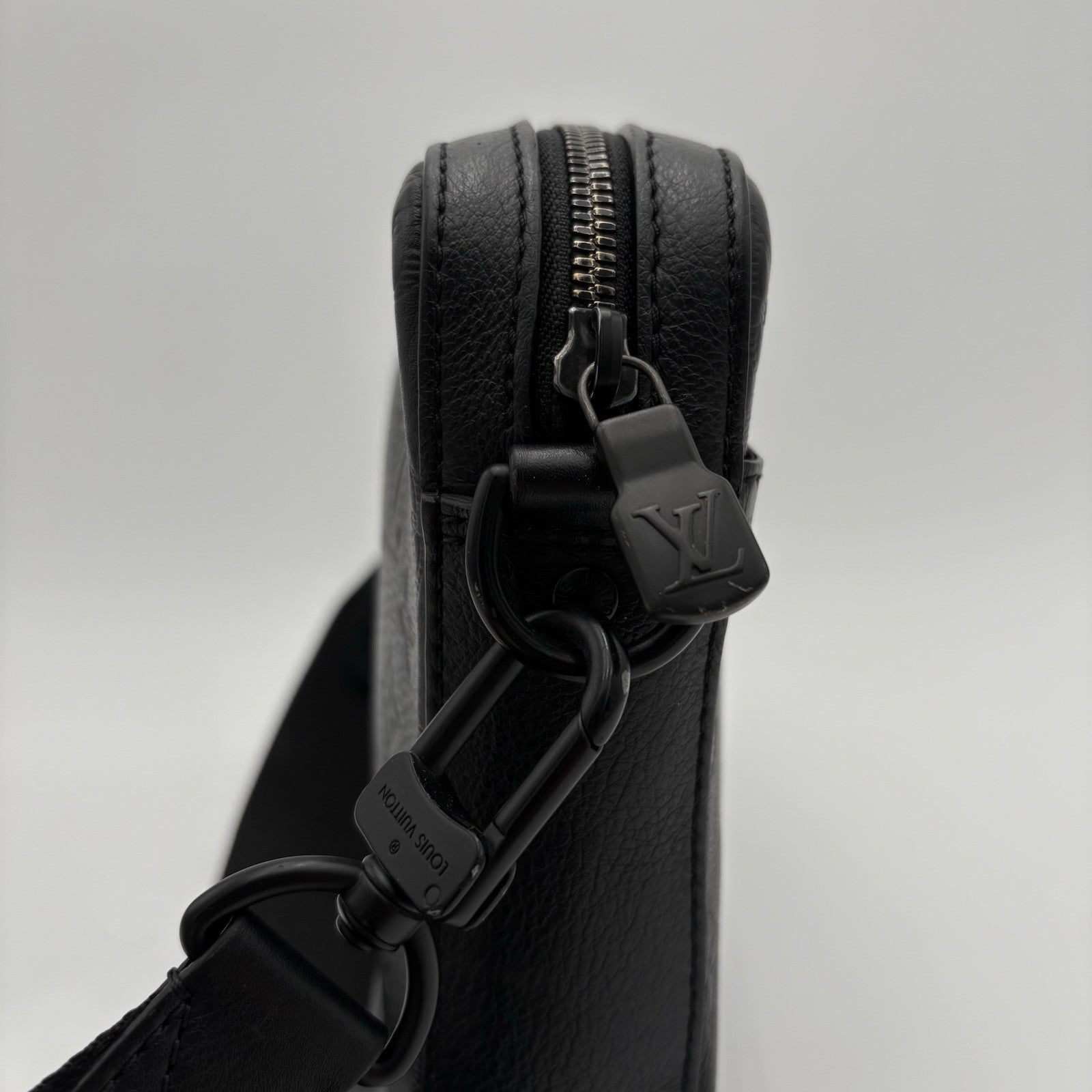 Louis Vuitton Messenger Bag Monogram Shadow ' Black ' | SUPER CLEAN!