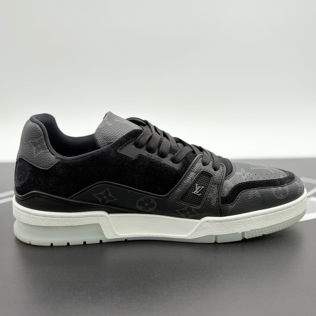 Size 8 LV (US 9-9.5) Louis Vuitton Trainer ' Black ' | SUPER CLEAN!