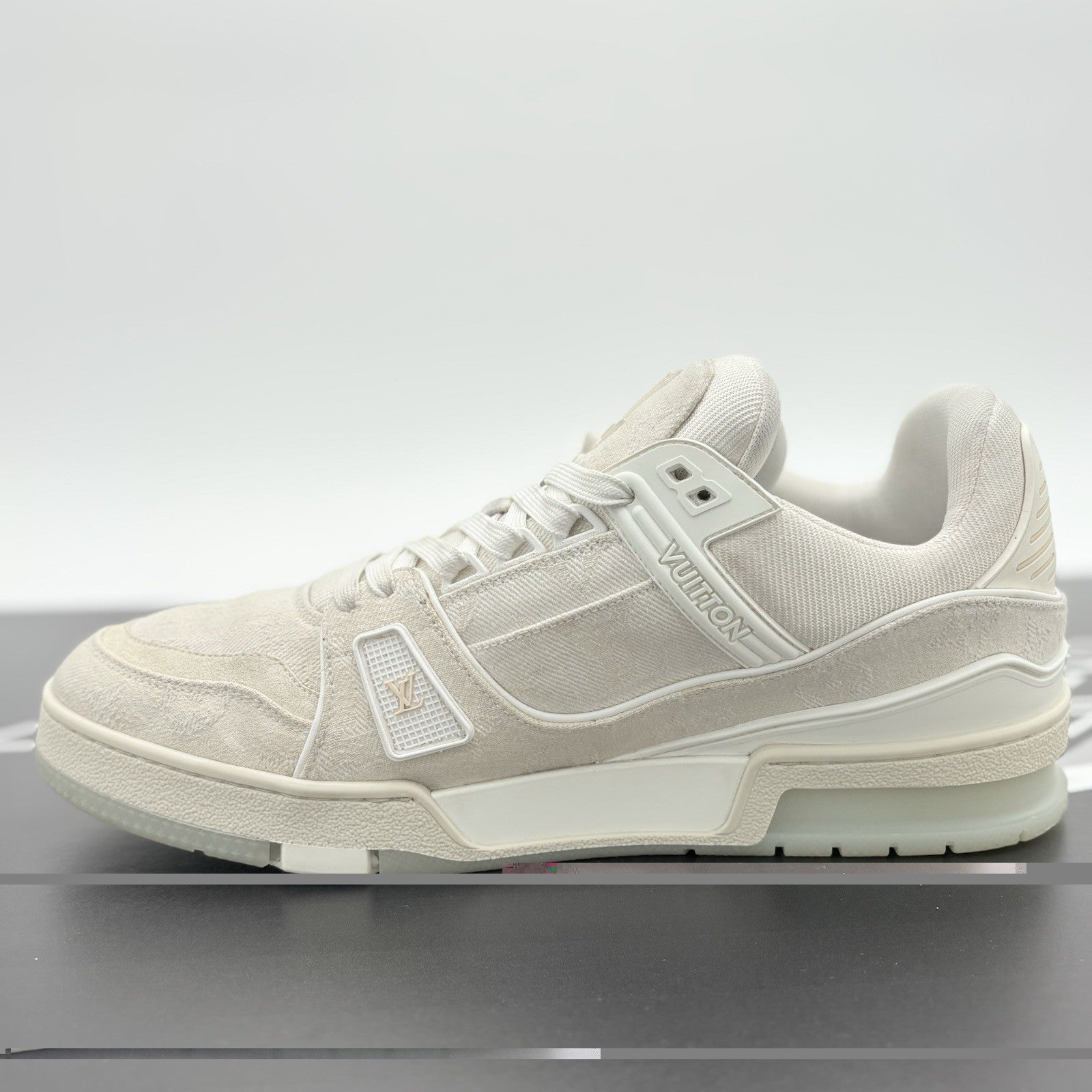 Size 8.5 LV (9.5-10 US) Louis Vuitton Trainer  Denim ' Beige ' | GREAT CONDITION