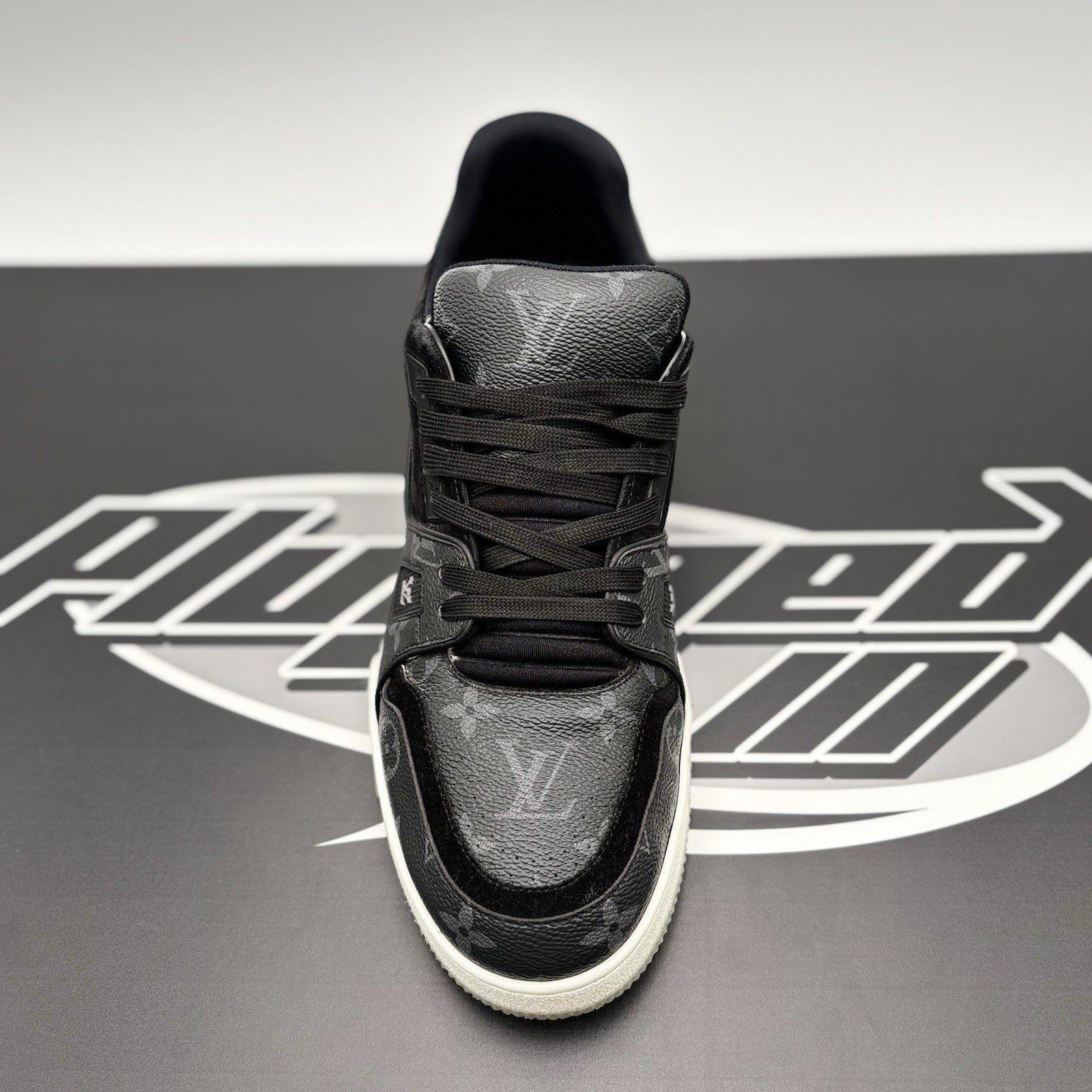 Size 8 LV (9-9.5 US) - Louis Vuitton Trainer ' Black Monogram ' | GOOD CONDITION