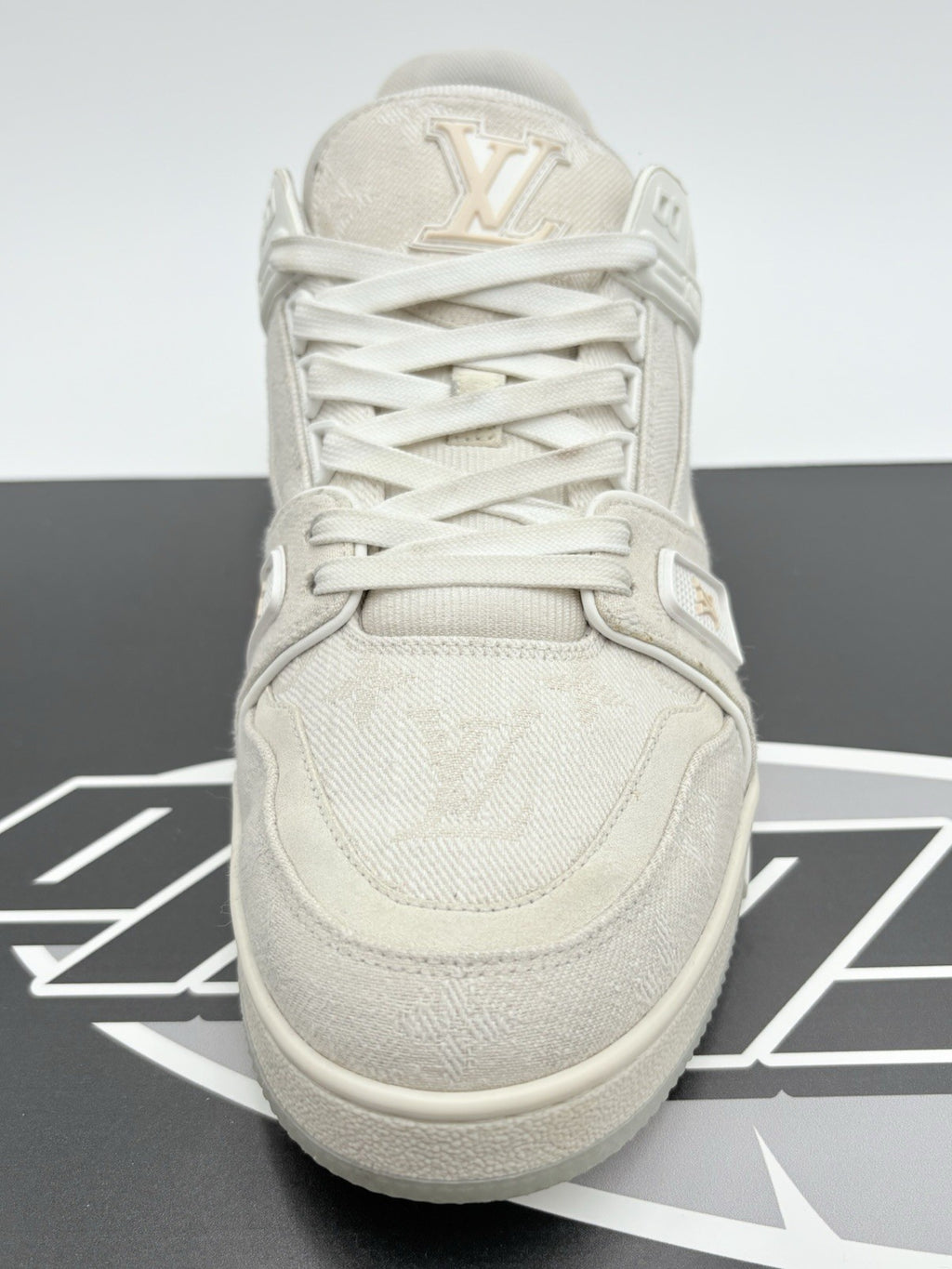 Size 8.5 LV (9.5-10 US) Louis Vuitton Trainer  Denim ' Beige ' | GREAT CONDITION