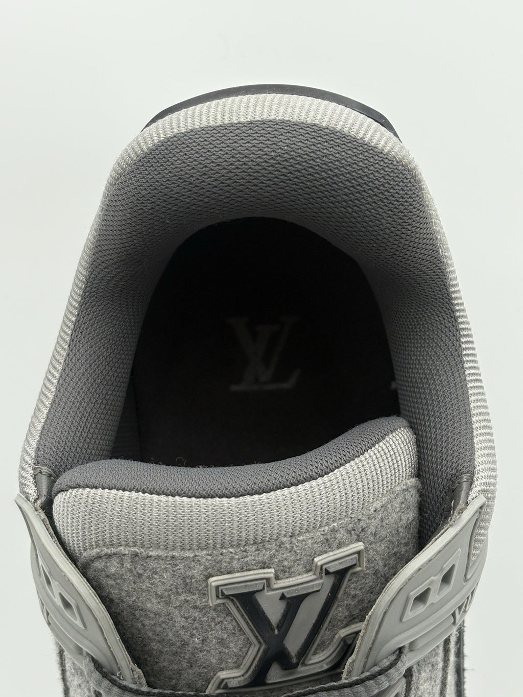 Size 9.5 LV (10.5-11 US) Louis Vuitton Trainer  ' Black Grey ' | SUPER CLEAN!