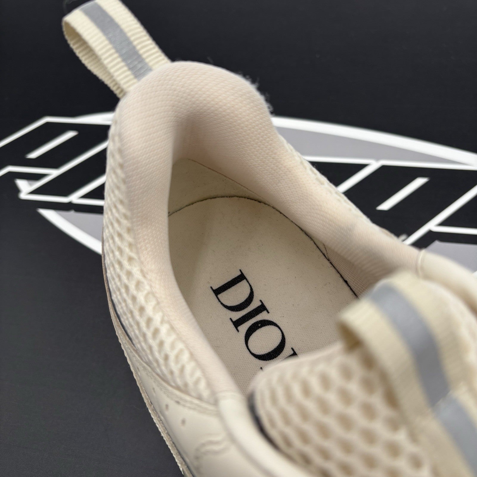 Size 43 (10 US) - Dior B22 Sneaker ' Cream, Light Blue ' | SUPER CLEAN!