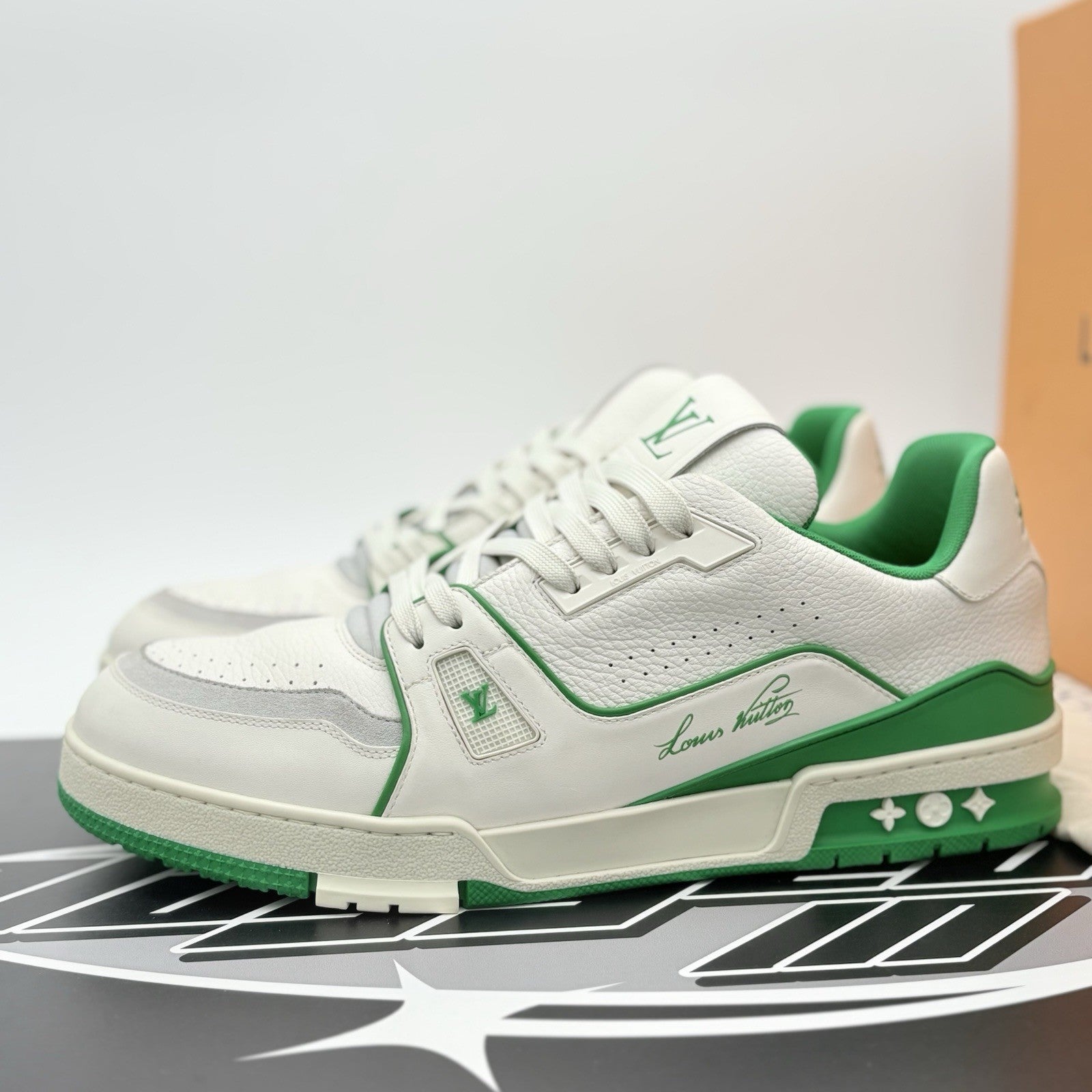 Size 11 LV (12-12.5 US) Louis Vuitton Trainer ' White Green ' | GREAT CONDITION!