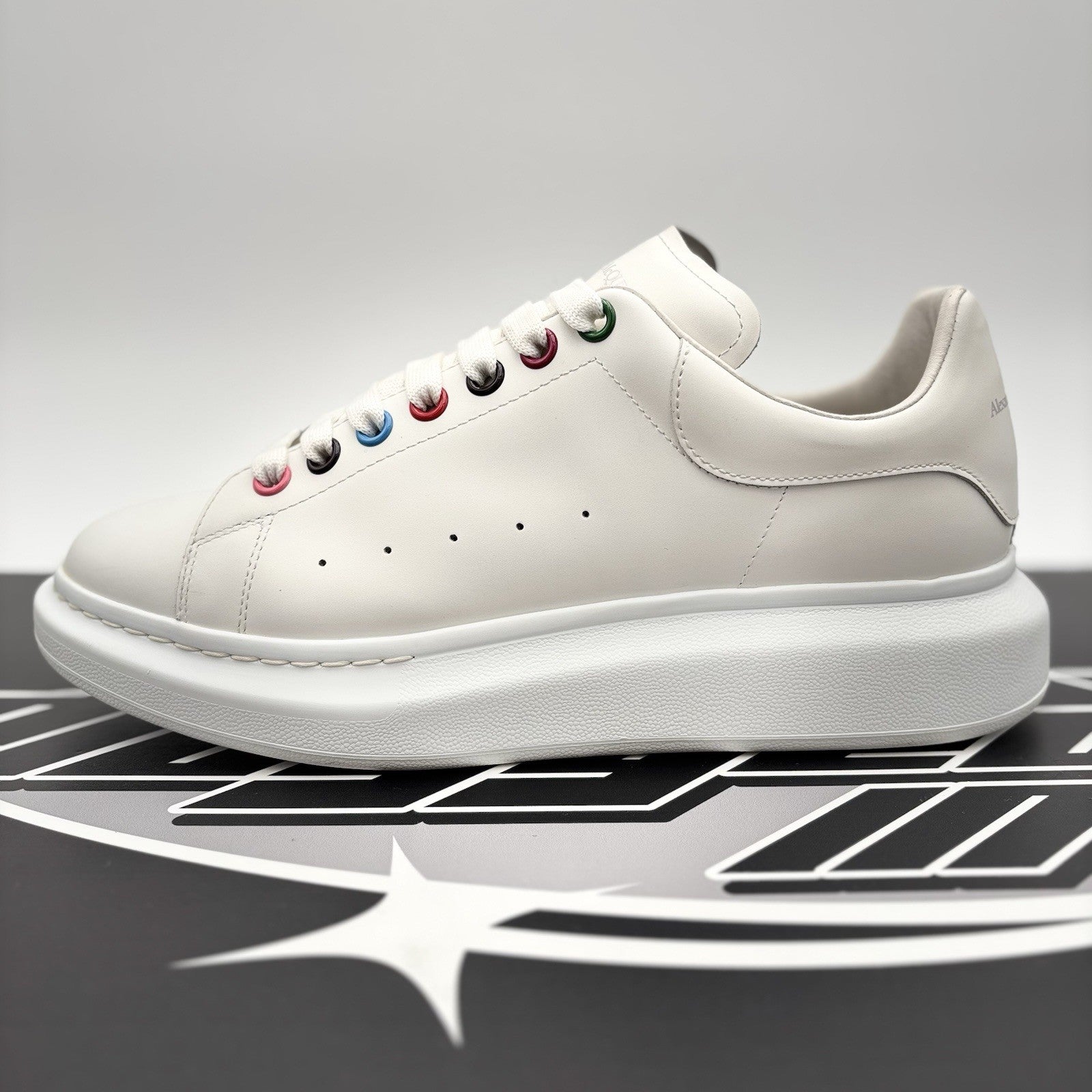 Size 43 (10 US) Alexander McQueen Oversized ' White, Multicolor ' | GREAT COND!