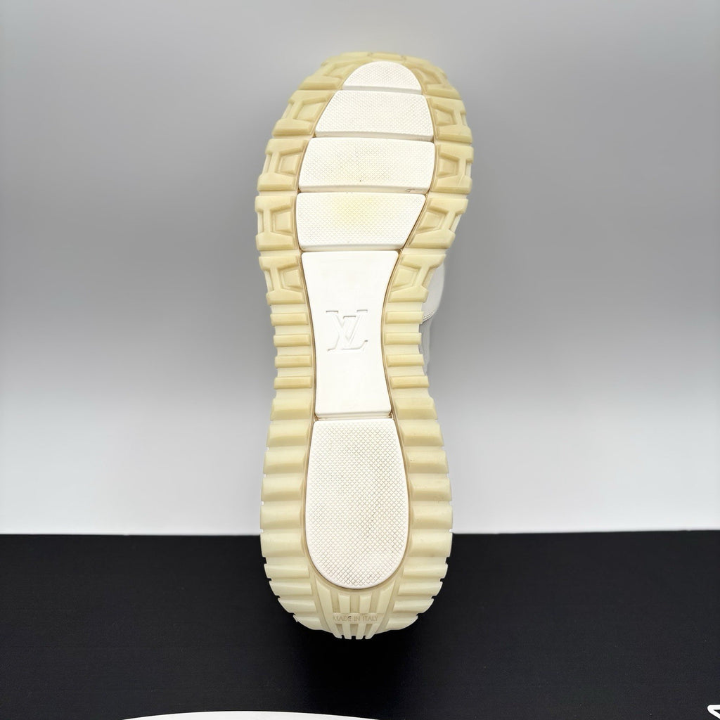 Size 12 LV (13-13.5 US) Louis Vuitton Run Away Sneaker ' White ' | GOOD!