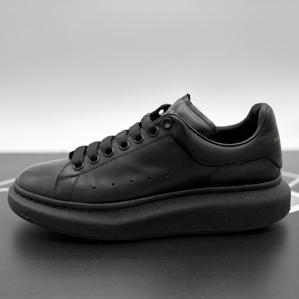 Size 41 (8 US) - Alexander McQueen Oversized ' Black '