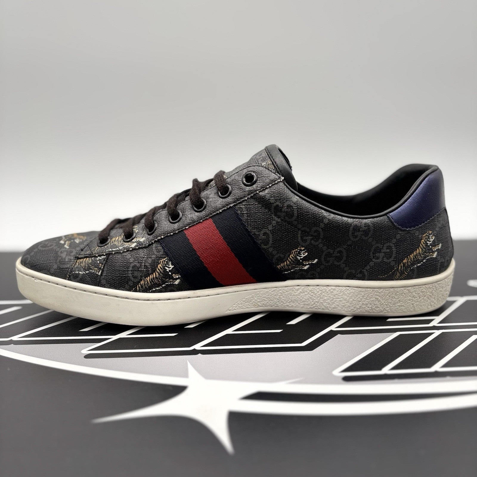 Size 8 G (8.5 US) - Gucci Tiger Ace GG Supreme Monogram | GREAT CONDITION!
