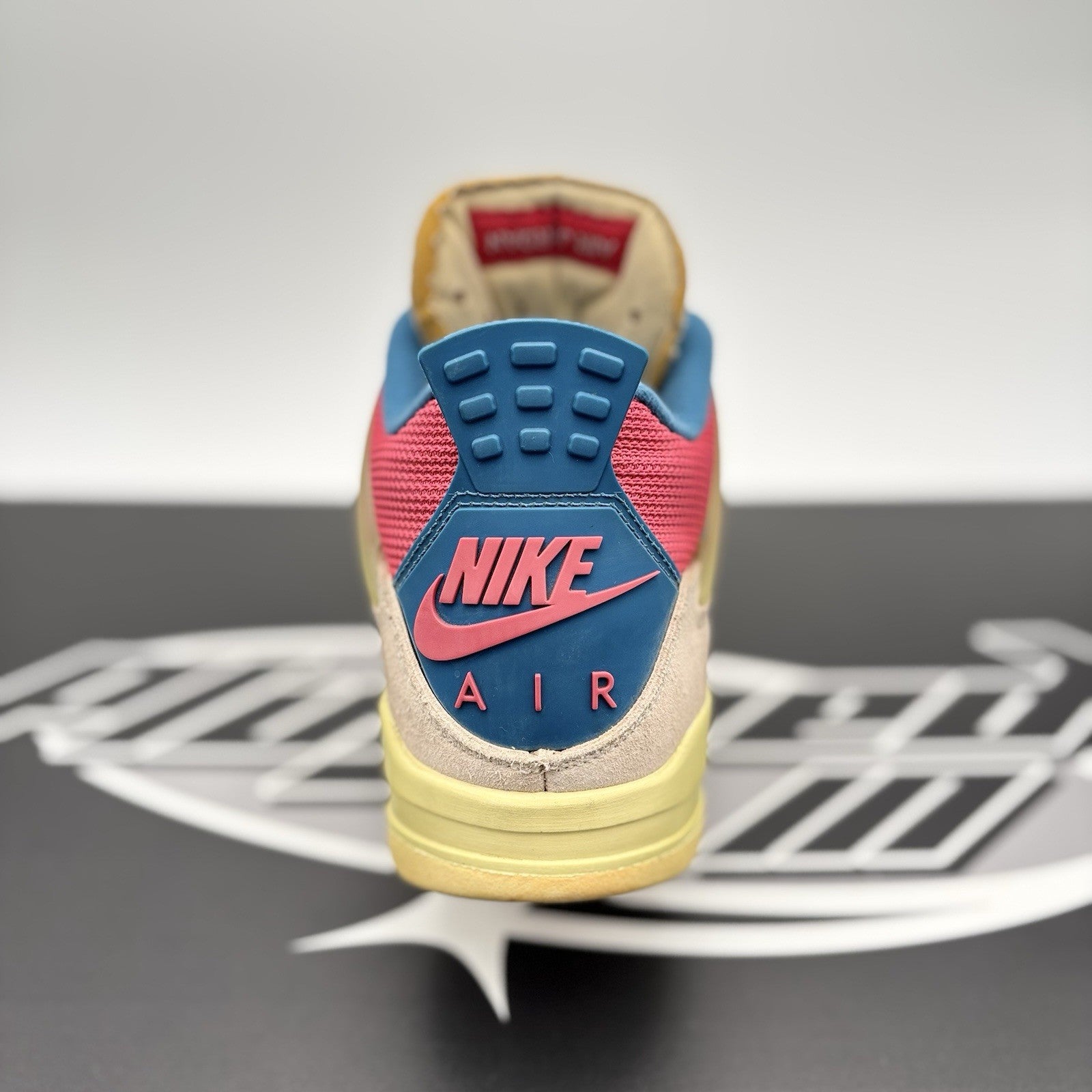 Size 9 - Jordan 4 Retro x Union LA Mid Guava Ice | GREAT CONDITION!