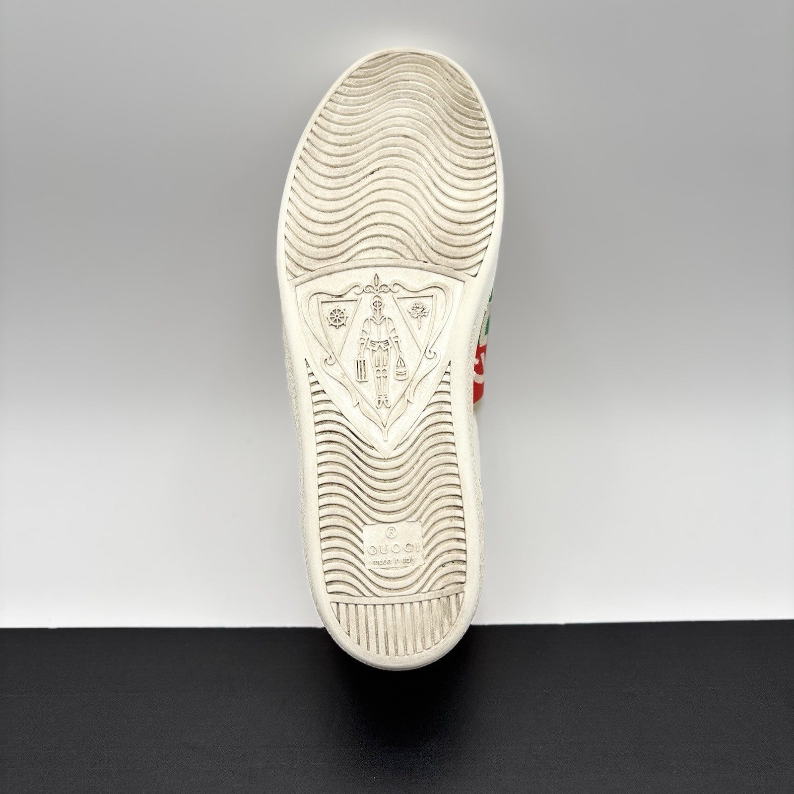 Size 38.5 (7 W US) - Gucci Ace Web 'Interlocking G - White Red Green ‘ | GOOD!