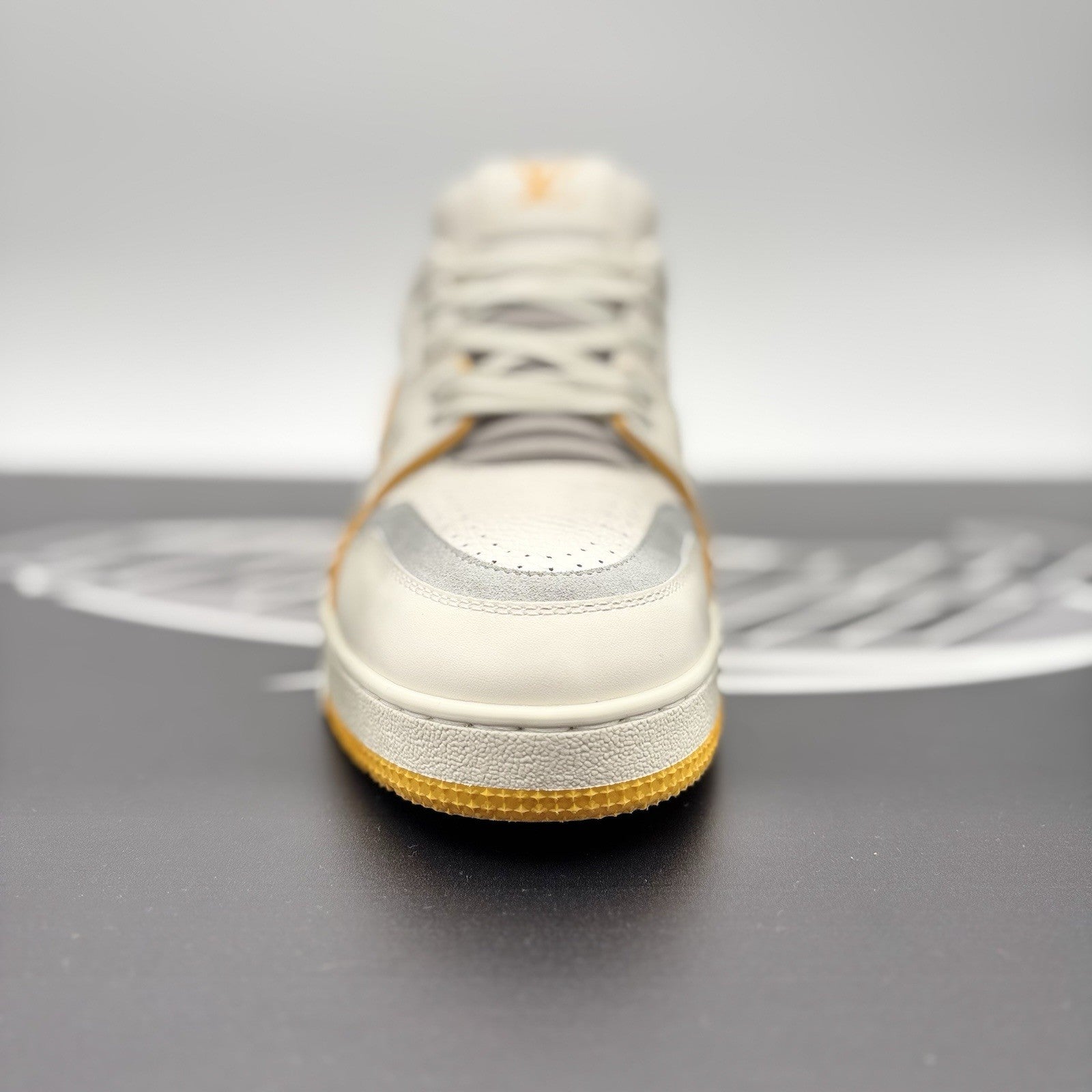 Size 40 LV (7-7.5 US) - Louis Vuitton Trainer ' White Yellow ' | GOOD CONDITION!
