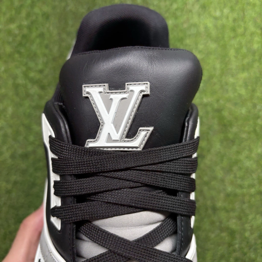 Size 8.5 LV (9.5-10 US) Louis Vuitton Trainer ' Black, Grey, White ' | GOOD!