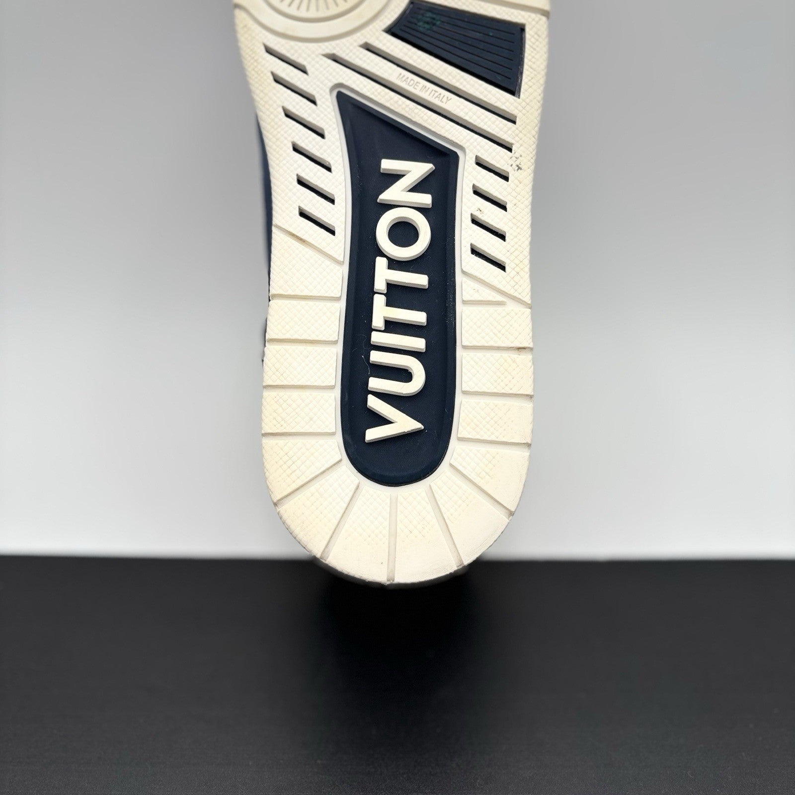 Size 6 LV (7-7.5 US ) Louis Vuitton Trainer ' White, Navy ' | GREAT CONDITION!