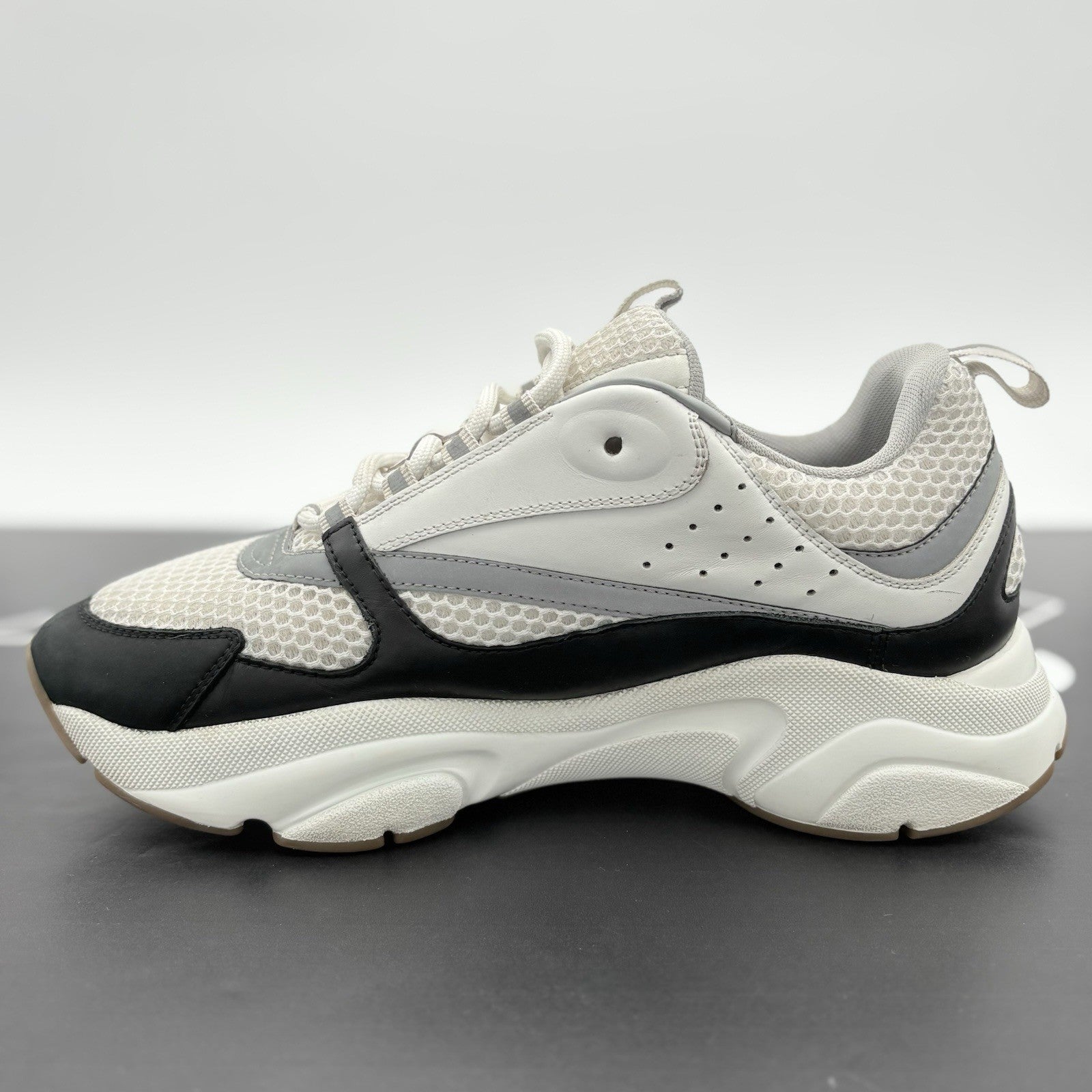 Size 42 (9 US) - Dior B22 Sneaker ' White Black ' | GOOD CONDITION!