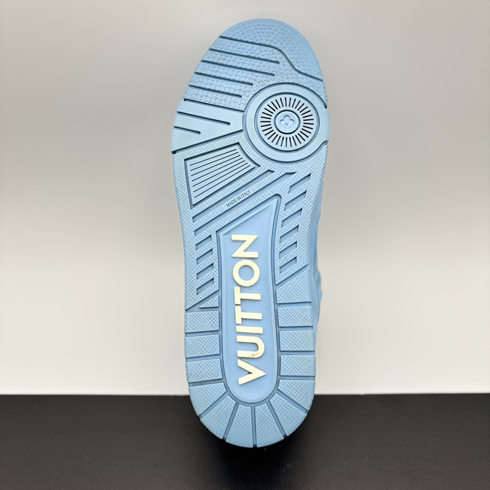 Size 9.5 LV (10.5-11 US) - Louis Vuitton Trainer ' Sky Blue ' | GREAT!