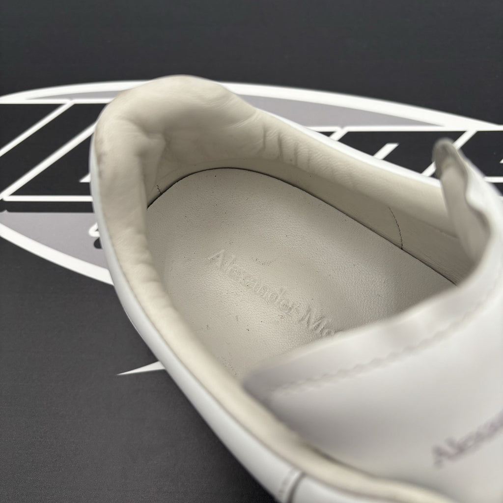Size 41 (8 US) - Alexander McQueen ‘ White, Red ‘ | GREAT!