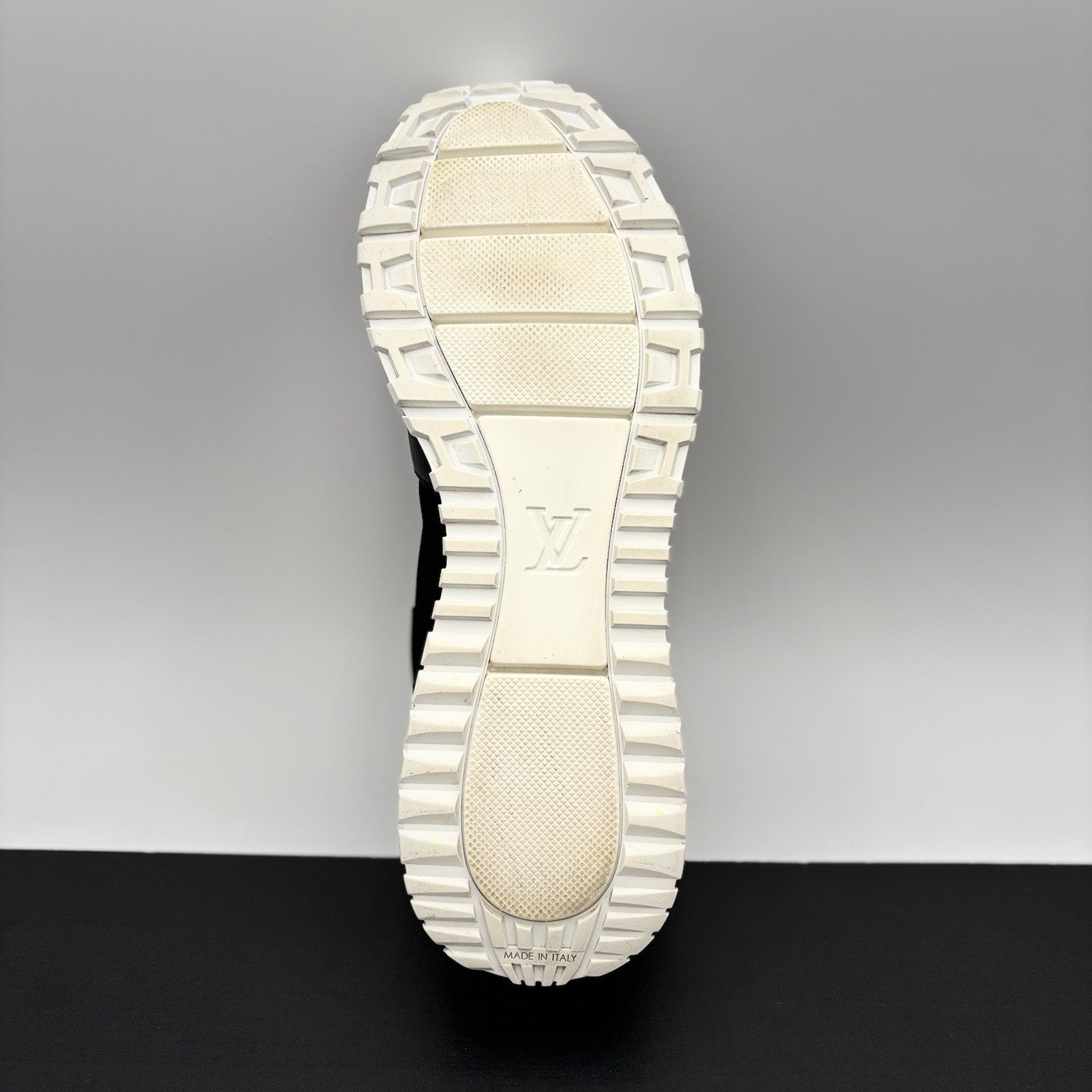 Size 7.5 LV (8.5-9 US) Louis Vuitton Run Away Sneaker ' Black White ' | GOOD!