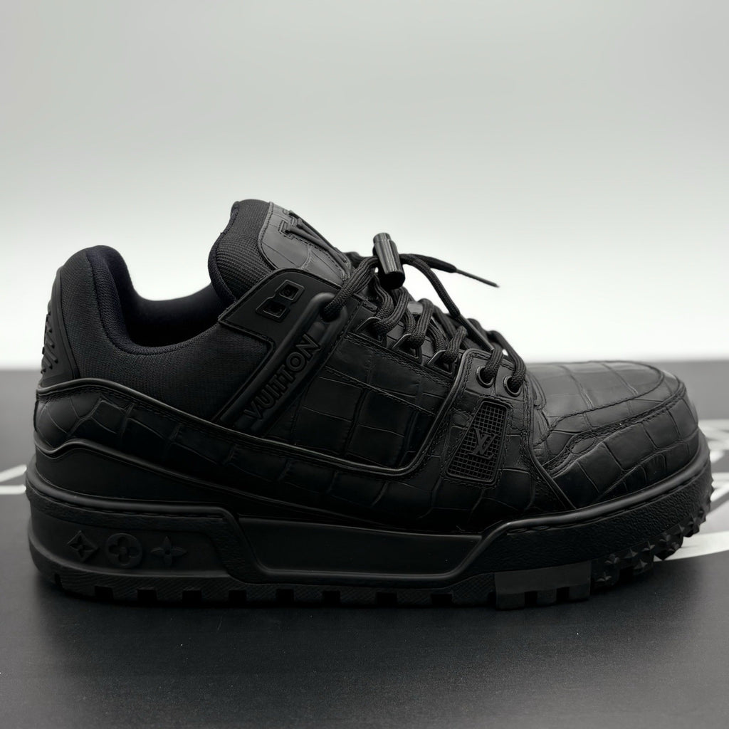 Size 8.5 LV (9.5-10 US) - Louis Vuitton Maxi Sneaker ' Black ' | EXCELLENT COND!