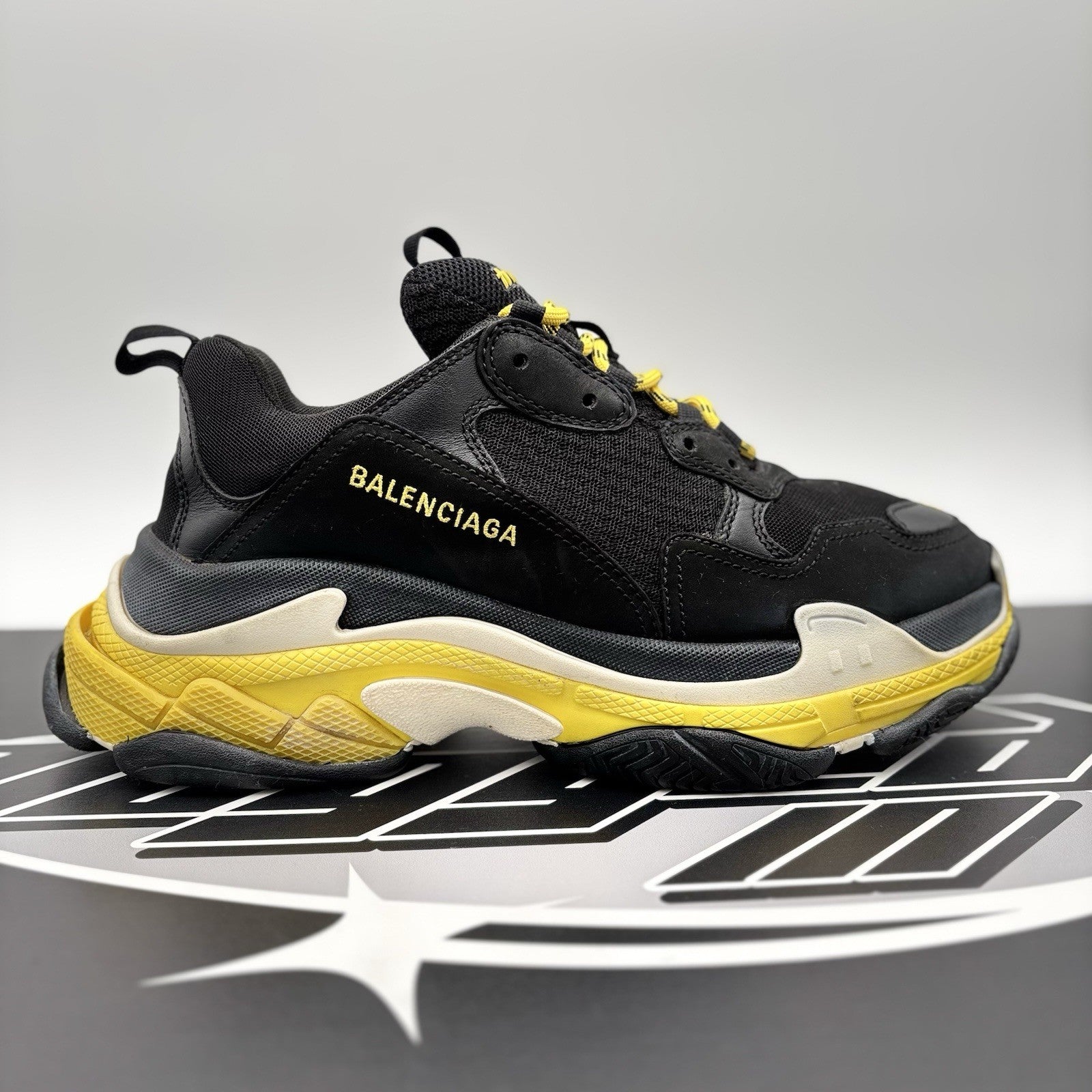 Size 42 (9 US) - Balenciaga Triple S ' Black Yellow ' | GREAT CONDITION!