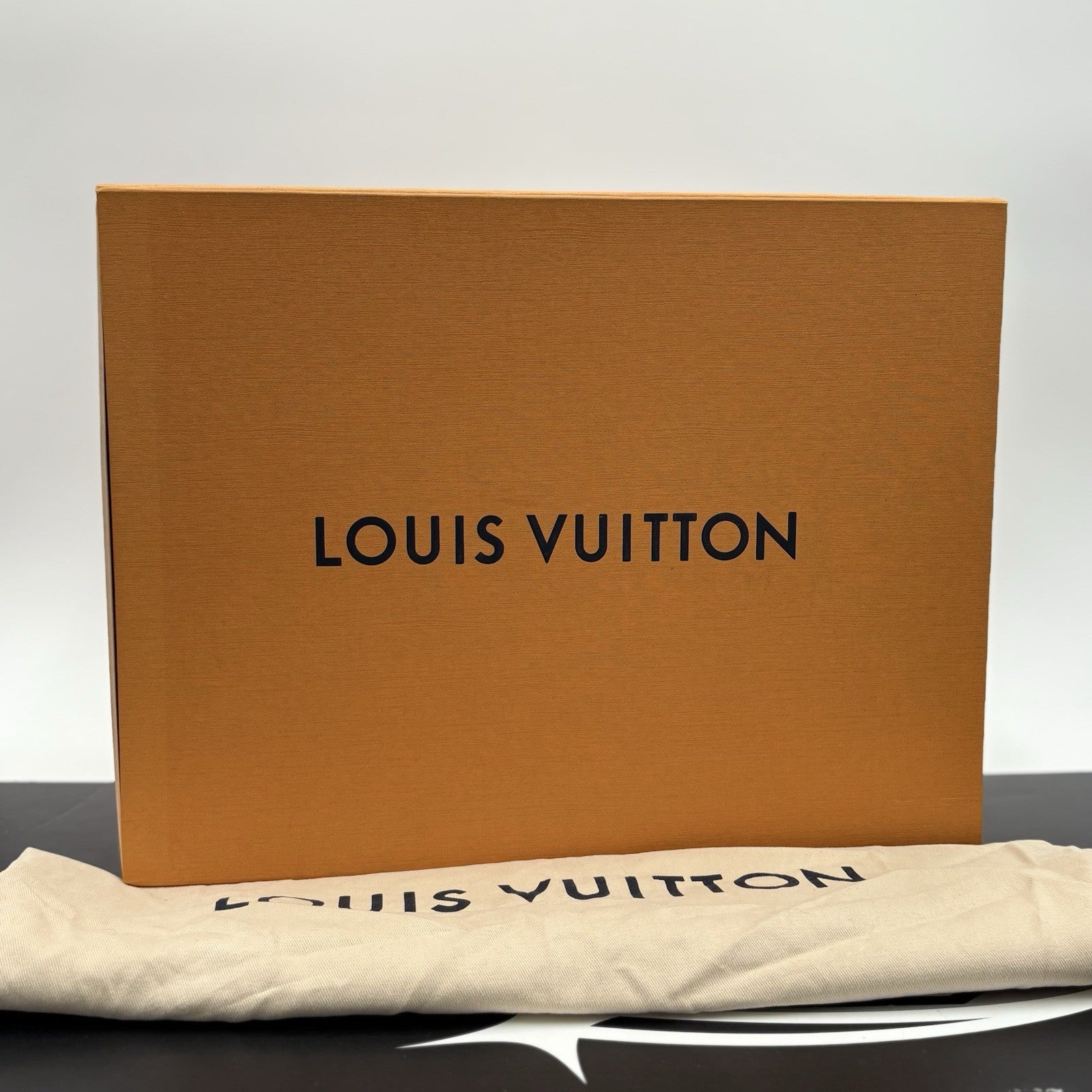 Size 9 LV (10-10.5 US) - Louis Vuitton Maxi ' Black White ' | EXCELLENT!