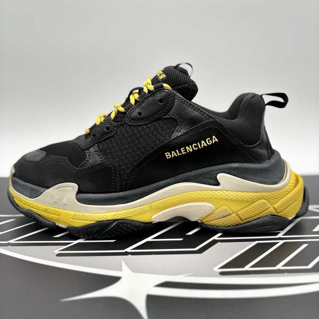 Size 42 (9 US) - Balenciaga Triple S ' Black Yellow ' | GREAT CONDITION!