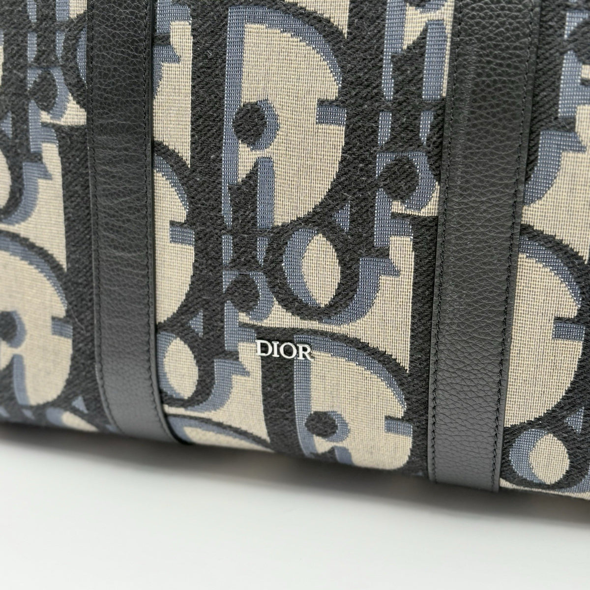 Oblique Jacquard Maxi Weekender 40 Bag Beige — photo 3