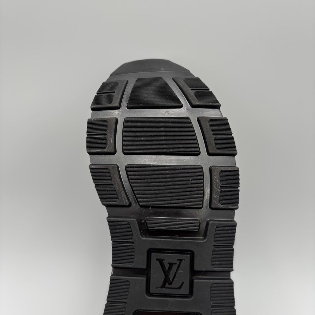Size 8 LV (9-9.5 US) Louis Vuitton Run Away Low ' Black ' | EXCELLENT CONDITION!