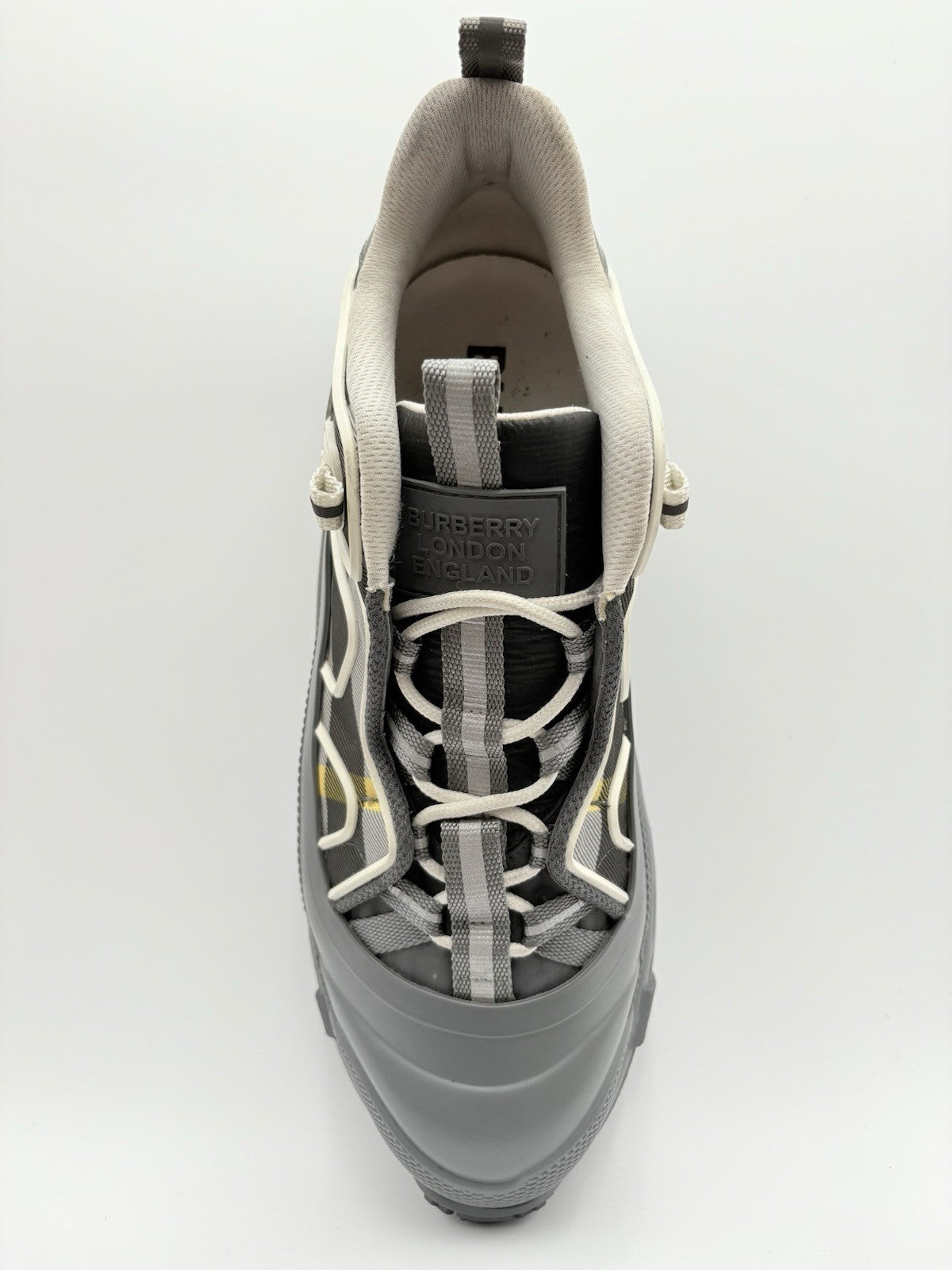 Size 44 (11 US) - Burberry Arthur Vintage Check ' Grey ' | SUPER CLEAN!