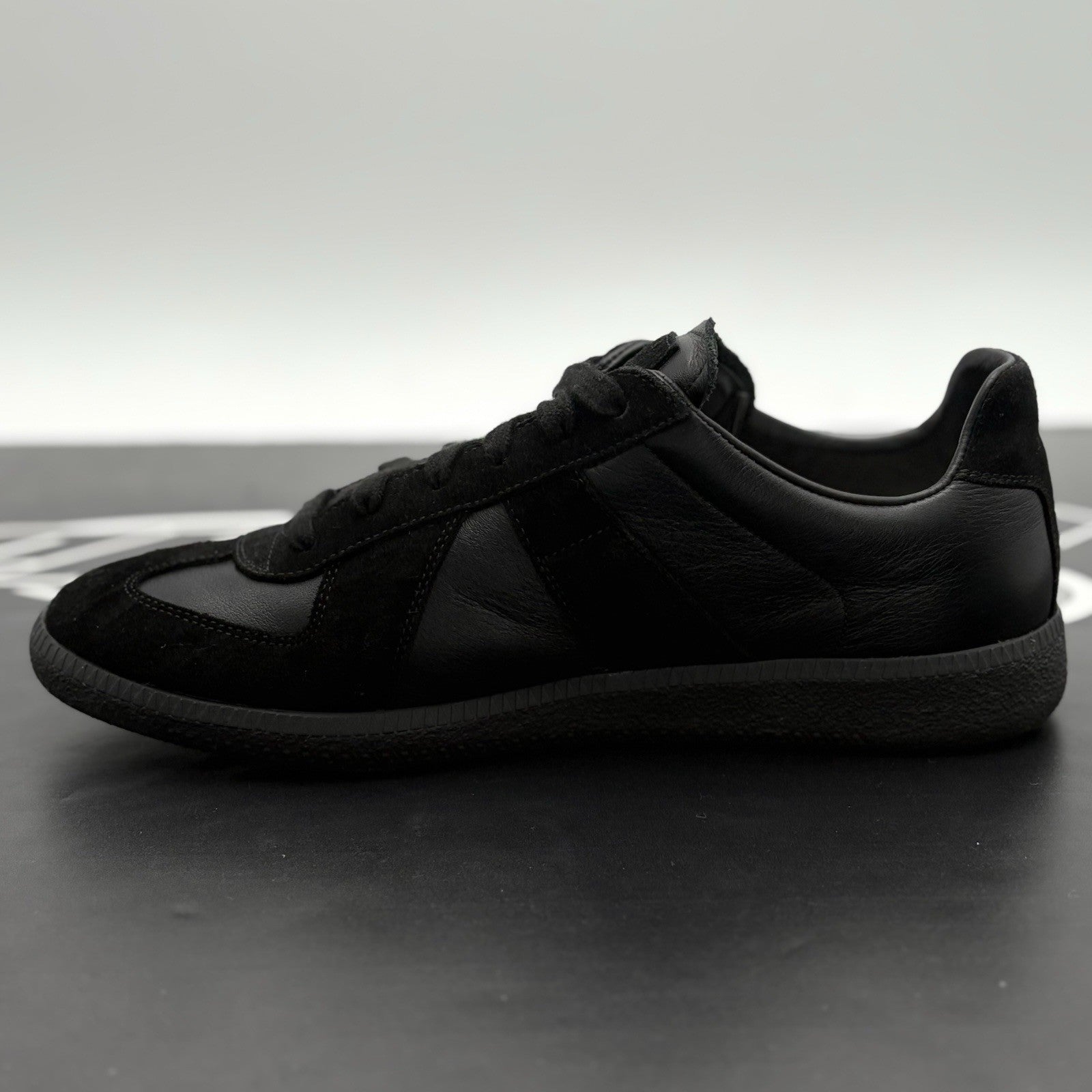 Size 40 (7 US) - Maison Margiela Low ' Black ' | EXCELLENT CONDITION!