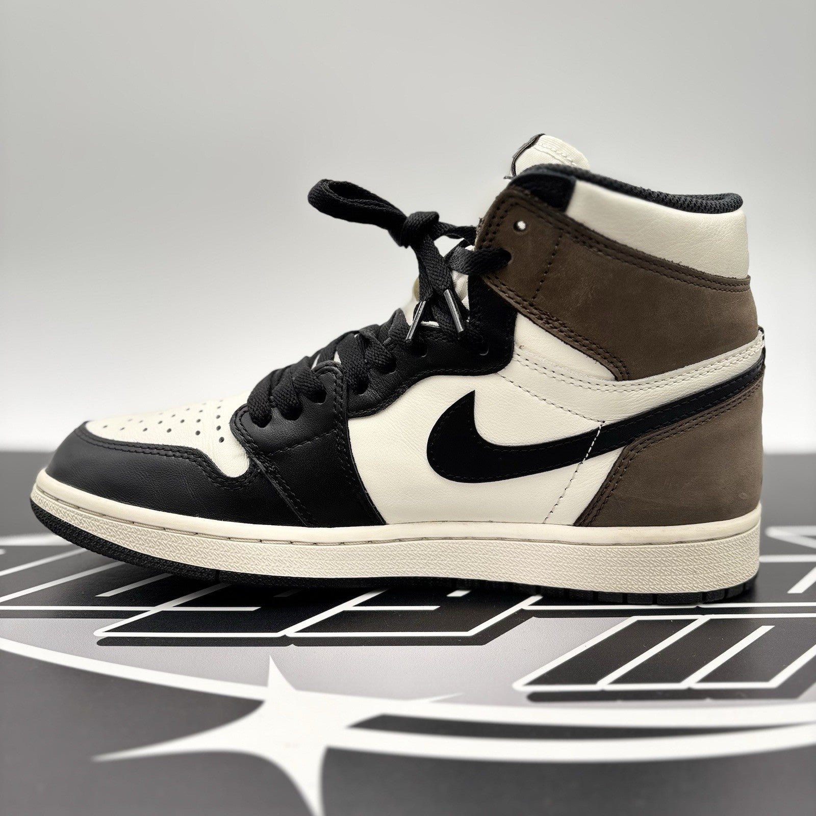 Size 8.5 - Air Jordan 1 Retro OG High ' Dark Mocha ' | GOOD CONDITION!