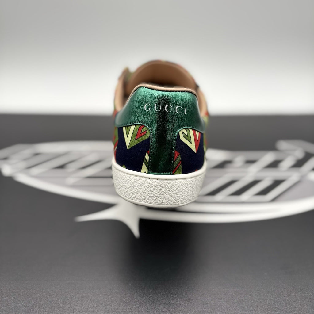 Size 6.5 G (7 US) - Gucci Ace GG Wallpaper | NEW!
