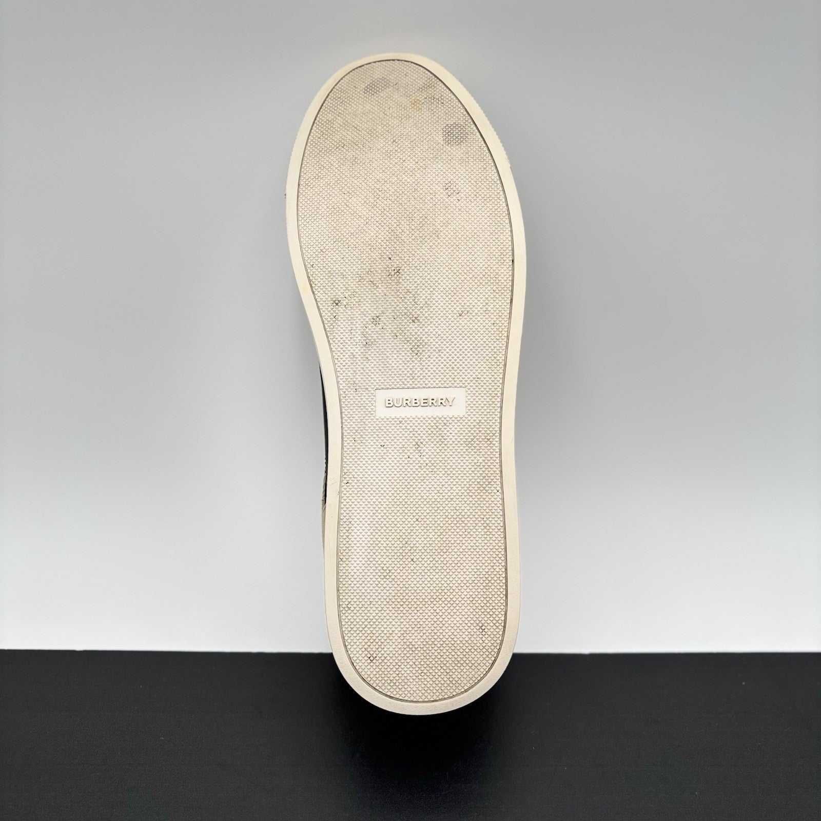 Size 42 (9 US) Burberry House Check ' Black Archive Beige White ' | GREAT COND!