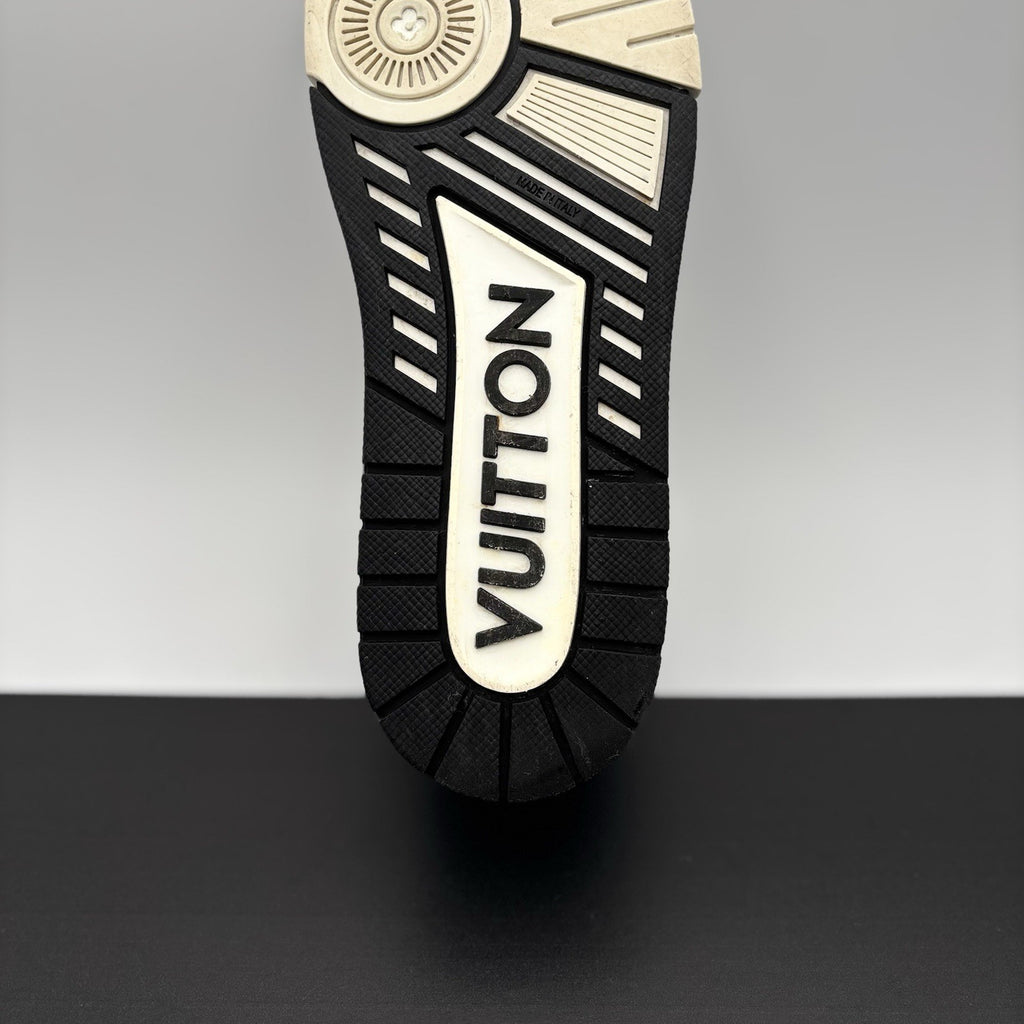 Size 8 LV (9-9.5 US) - Louis Vuitton Trainer #54 ' Graphic Print ' | GOOD COND!