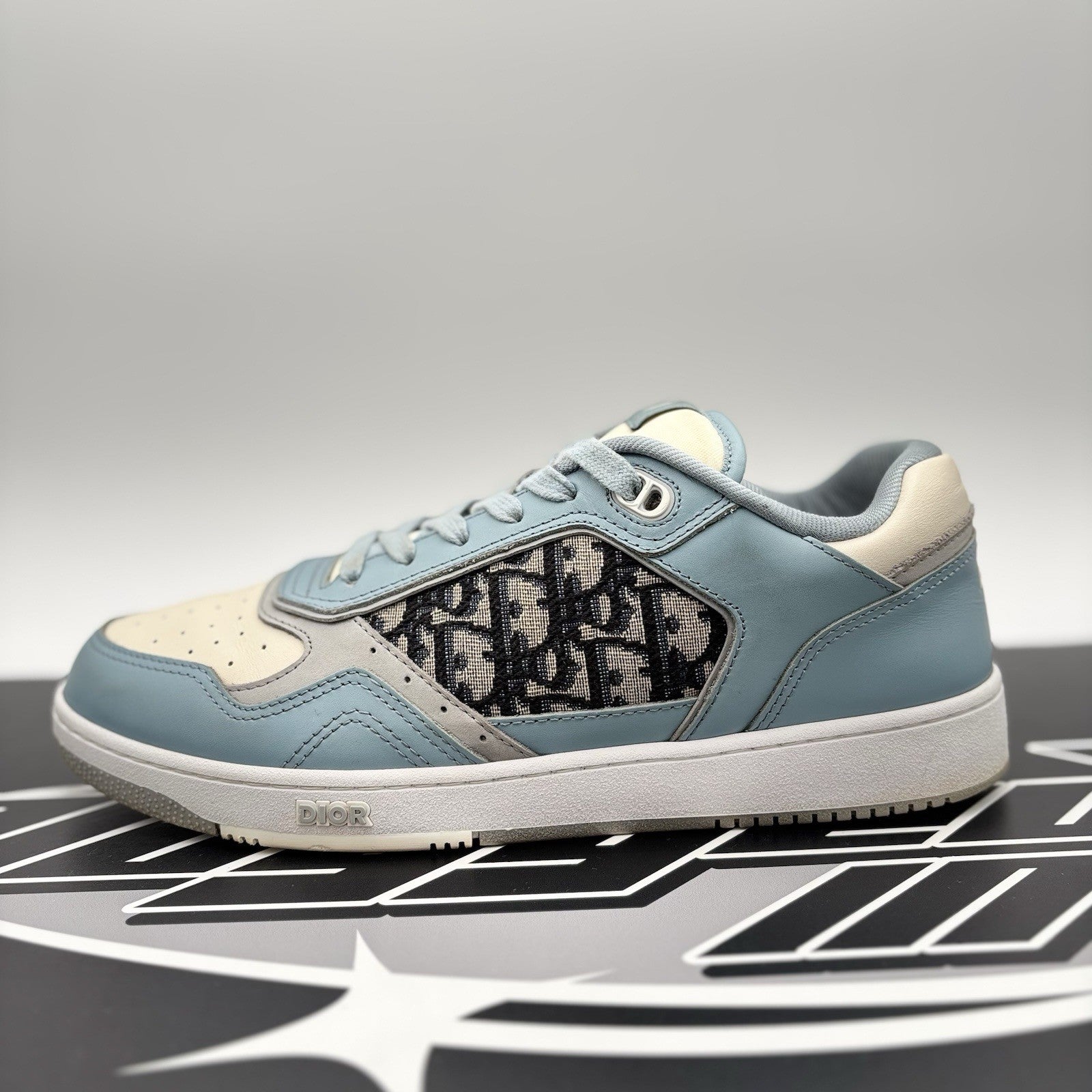 Size 43 (10 US) - Dior B27 Low Dior ' Light Blue ' | GOOD CONDITION!