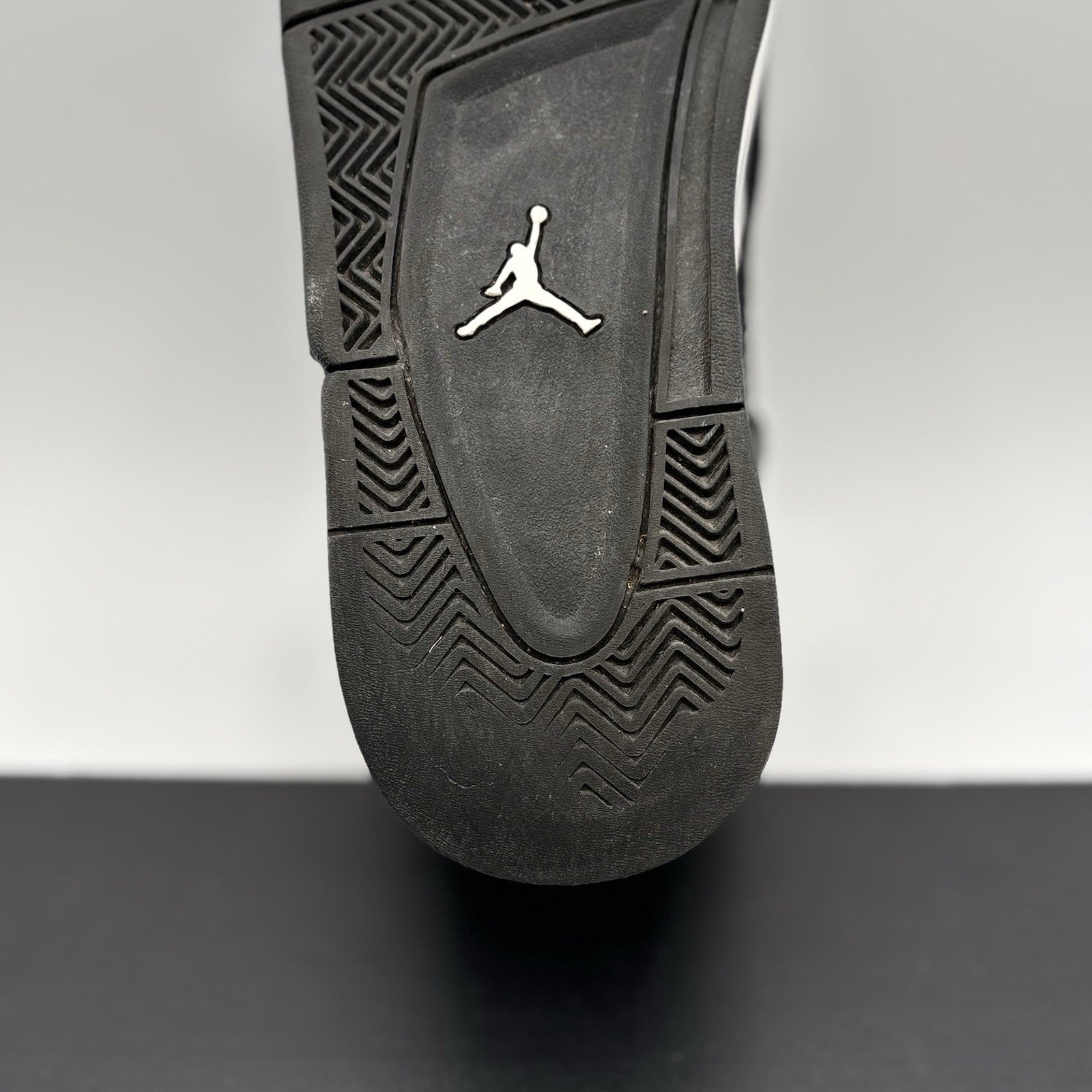 Size 10.5 - Air Jordan 4 Retro White Thunder | GOOD CONDITION!