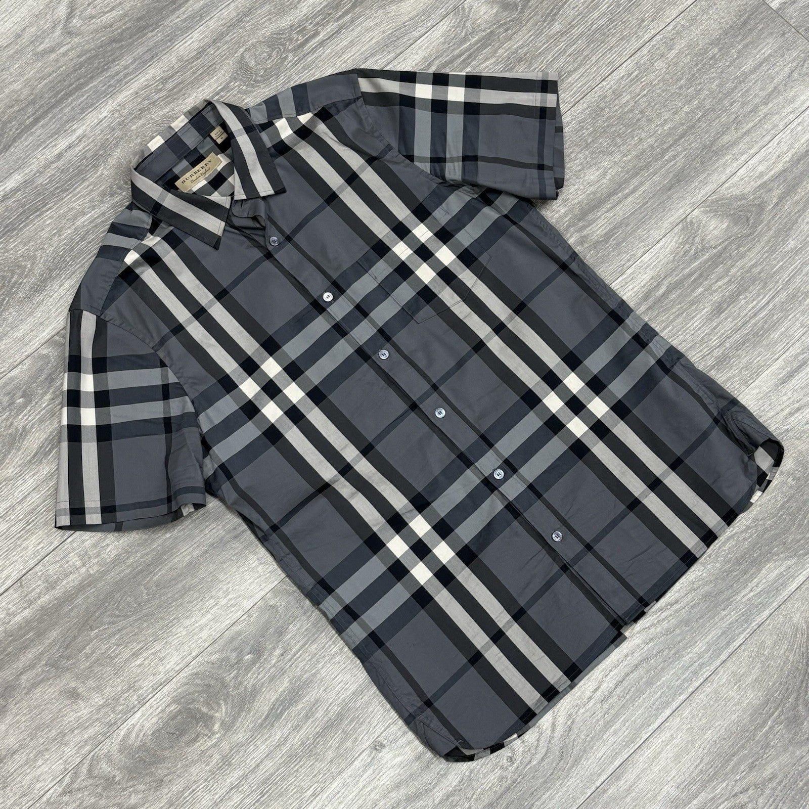 Size M - Burberry Plaid Short Sleeve Button Up ' Grey ' | SUPER CLEAN!